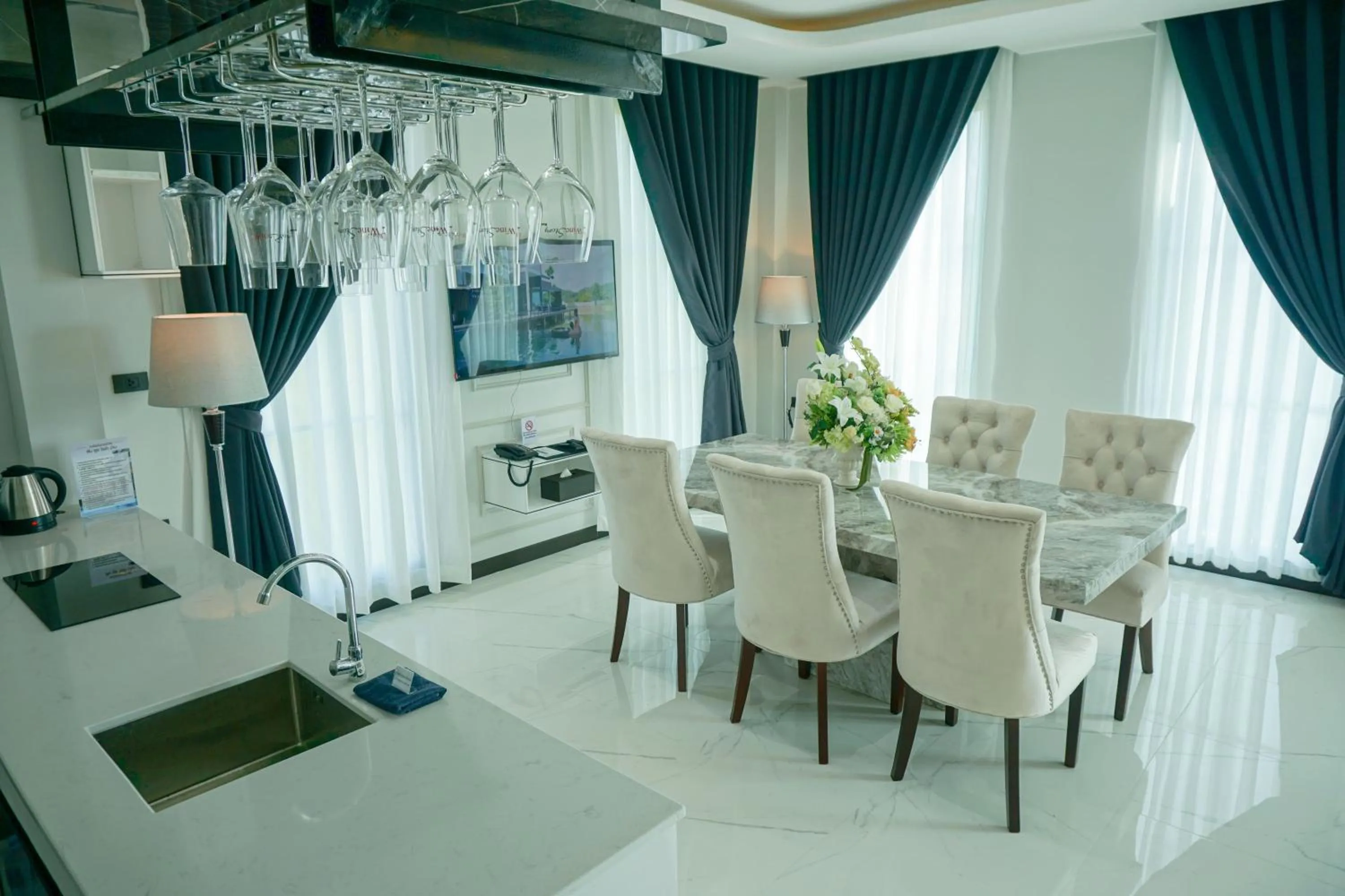 Kitchen or kitchenette in Pim Pool Villa Nan