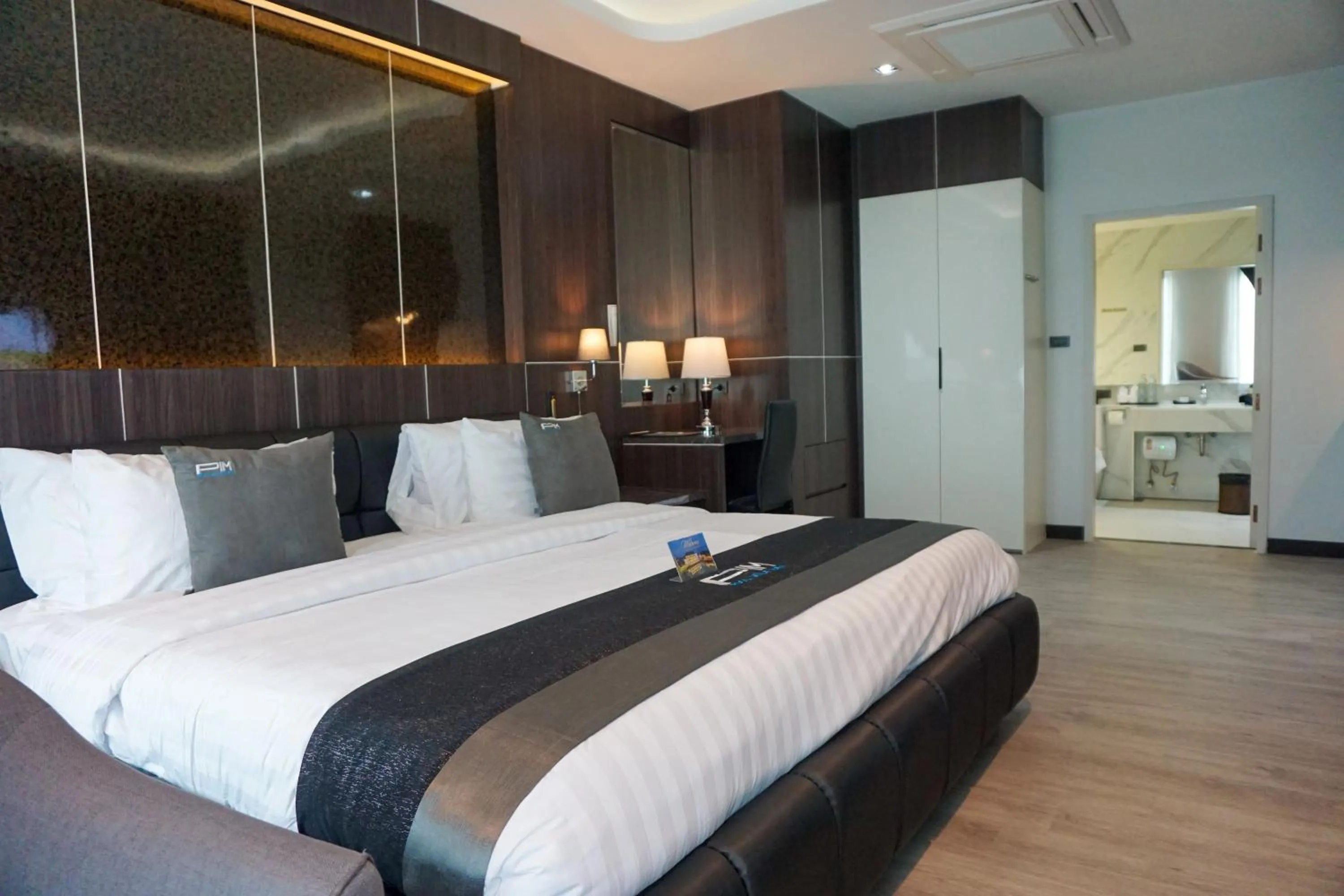 Bedroom, Bed in Pim Pool Villa Nan