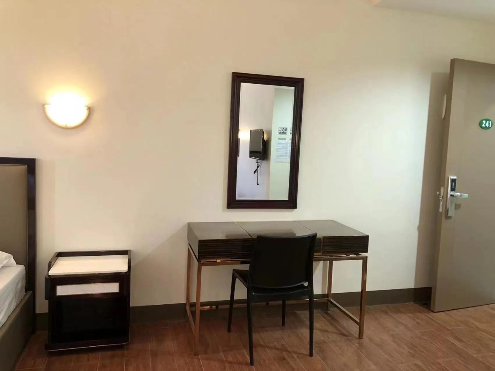 hair dresser in Meaco Royal Hotel- Aparri