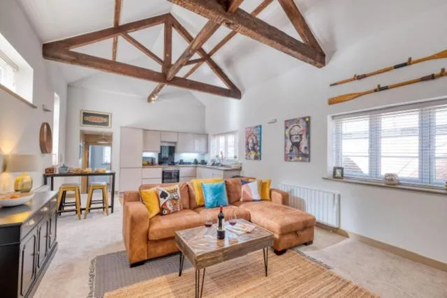 Gorgeous 1-bed city apartment, sleeps 4