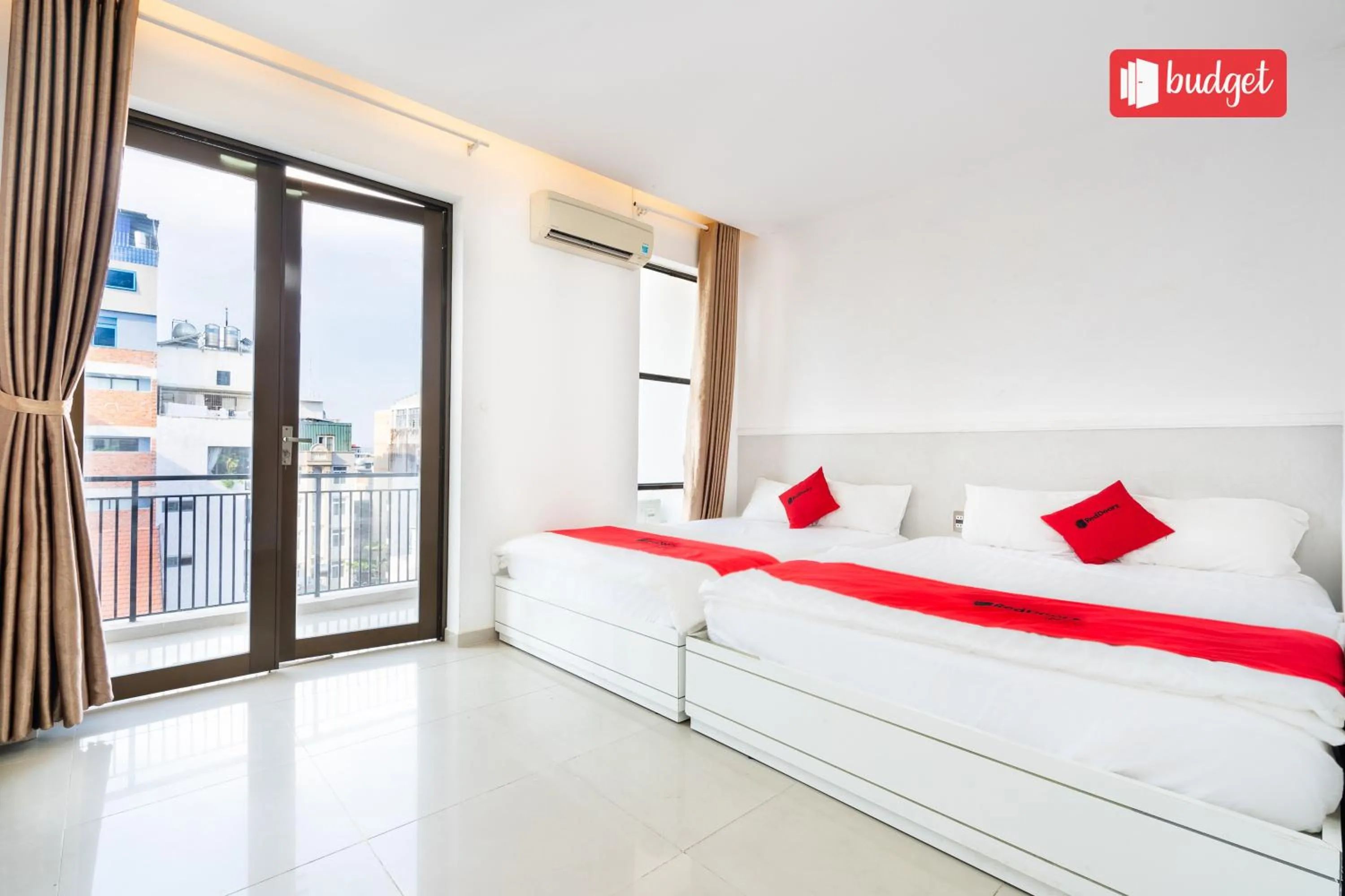 Photo of the whole room, Bed in Khanh Linh Hotel