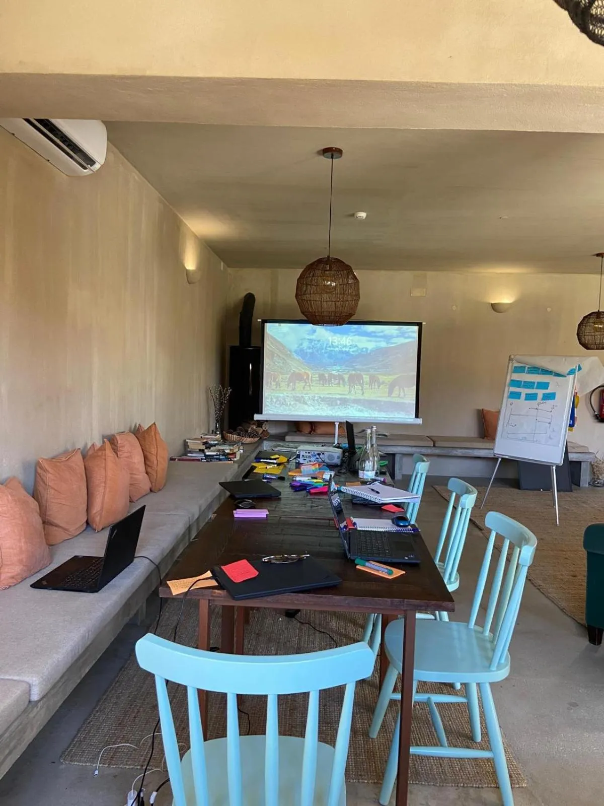 Living room in Azenhas do Mar Valley House