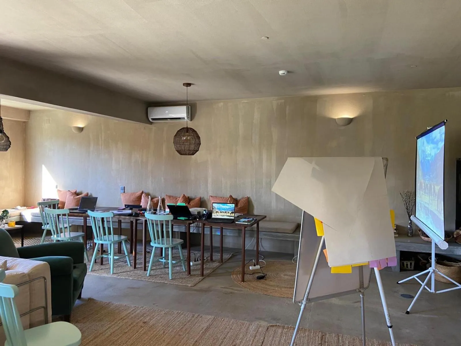 Living room in Azenhas do Mar Valley House