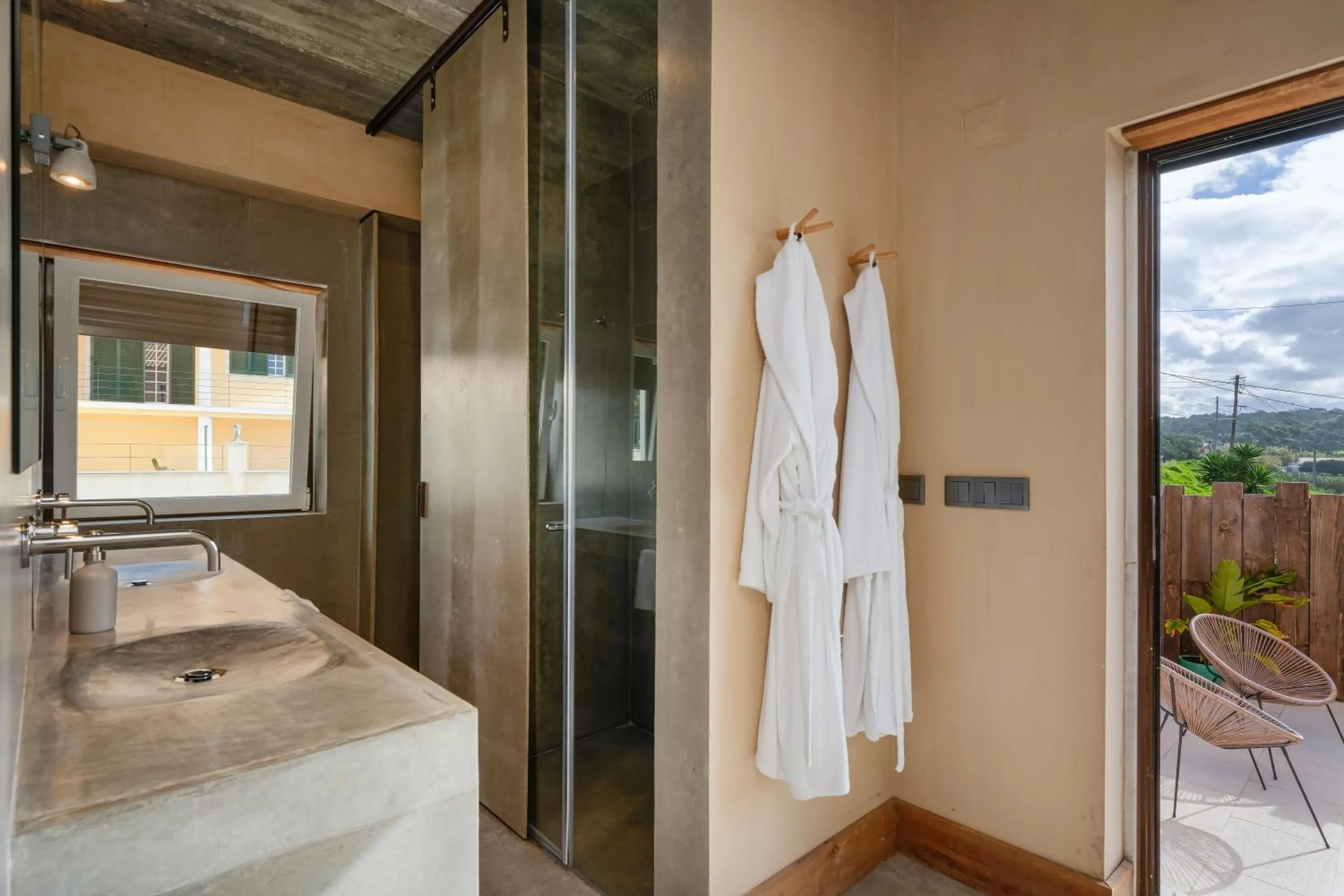 Patio in Azenhas do Mar Valley House