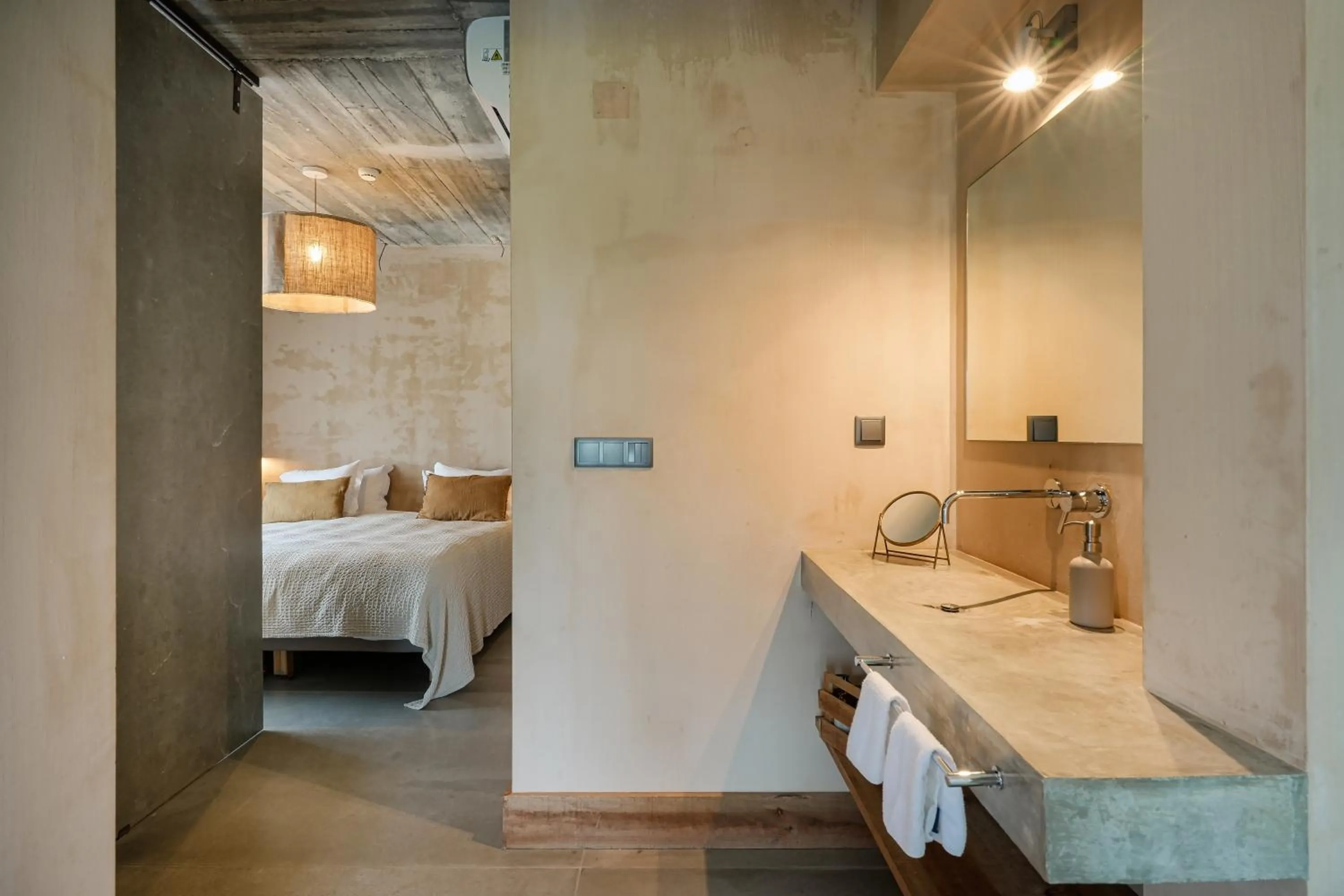 Bed in Azenhas do Mar Valley House