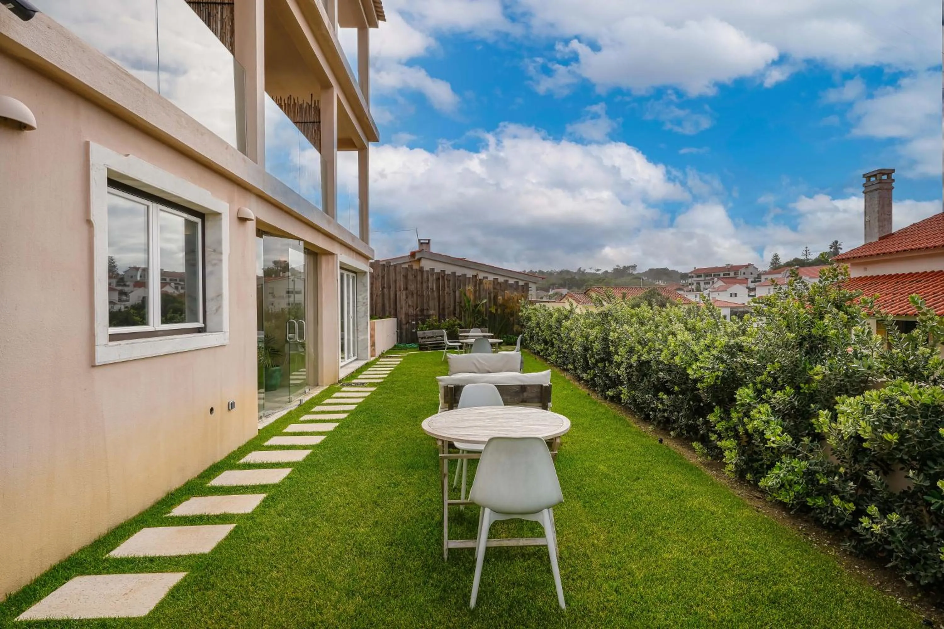 Property building in Azenhas do Mar Valley House