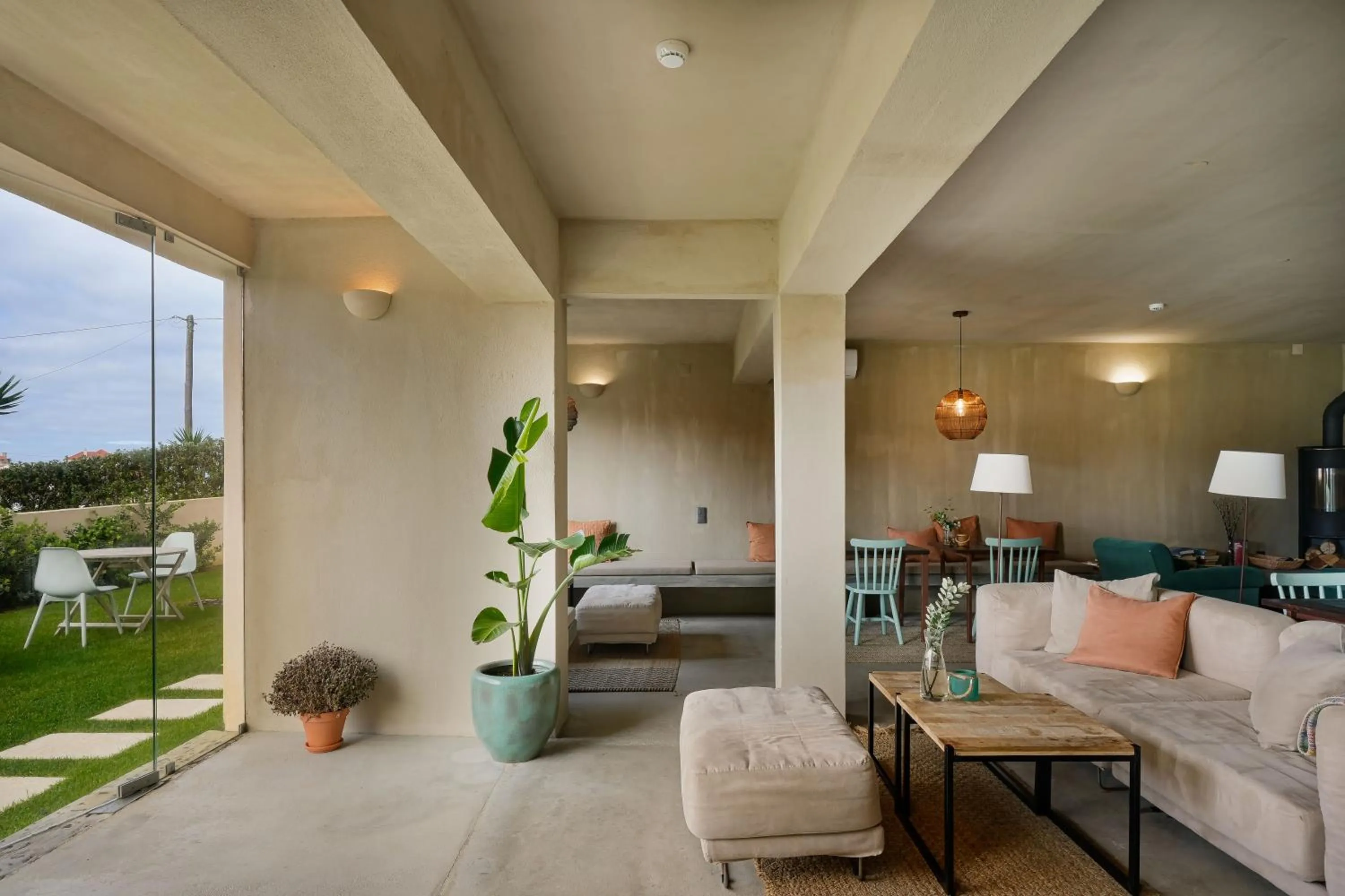 Living room in Azenhas do Mar Valley House