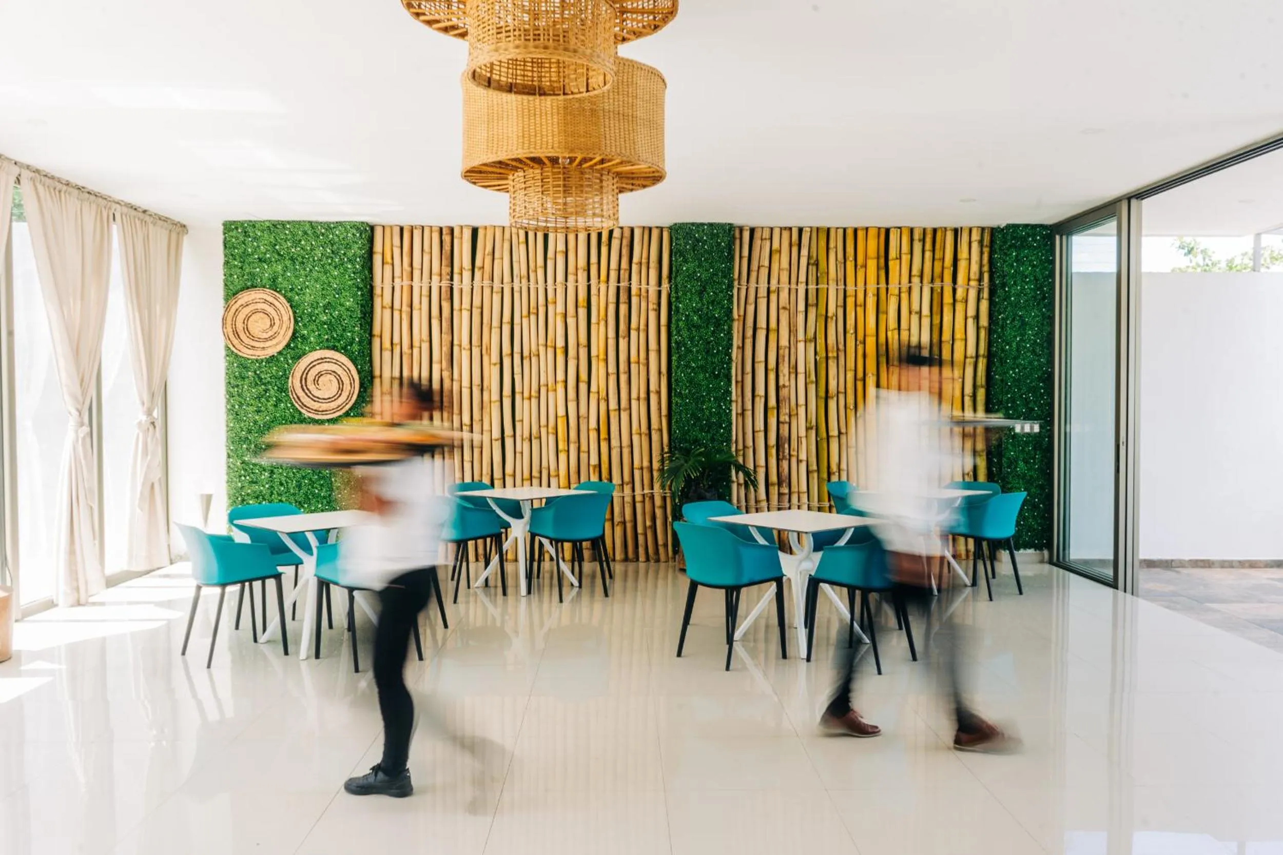 Restaurant/places to eat in Equinoccio Hotel