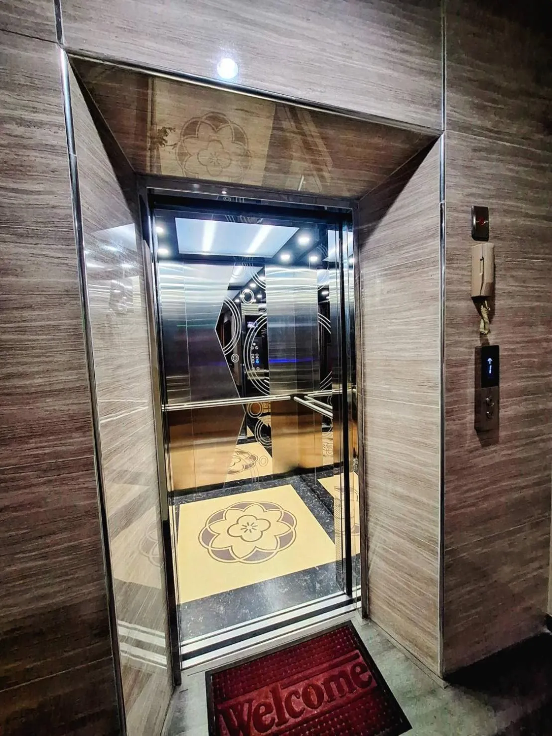 elevator in J STAR