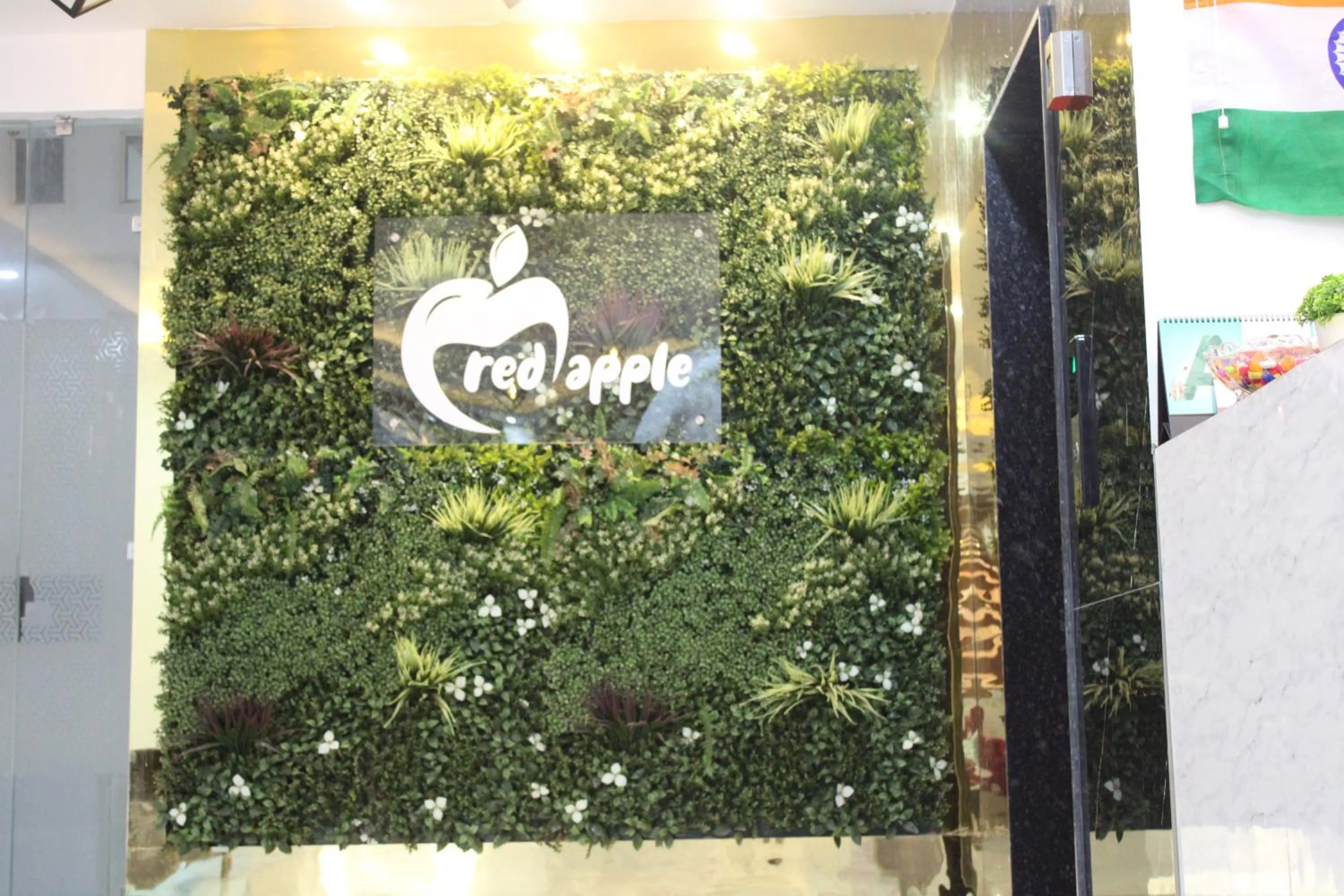 Property logo or sign in Hotel Red Apple Near Railway Station Chandigarh