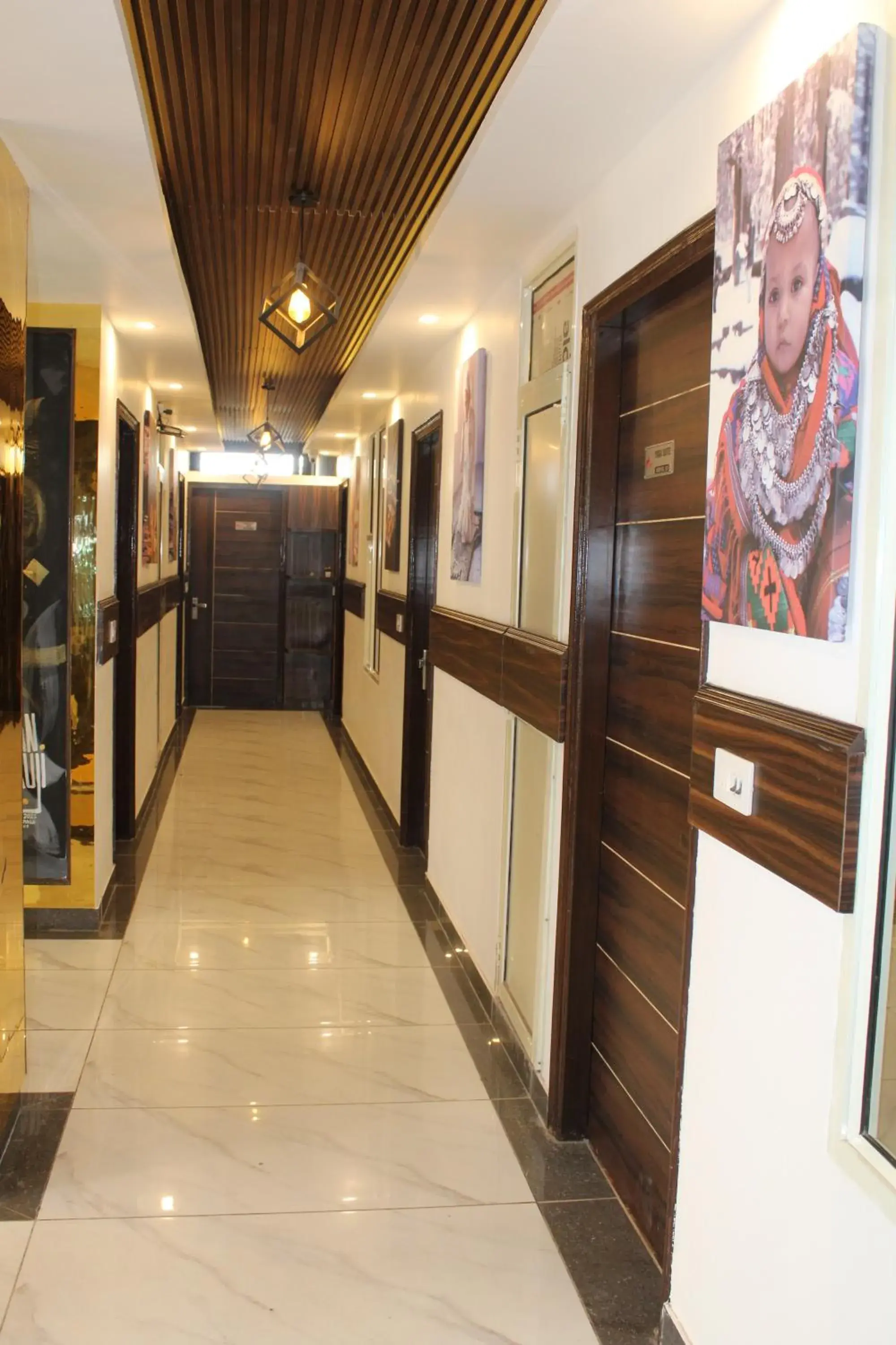 Lobby or reception in Hotel Red Apple Near Railway Station Chandigarh Lobby or reception in Hotel Red Apple Near Railway Station Chandigarh