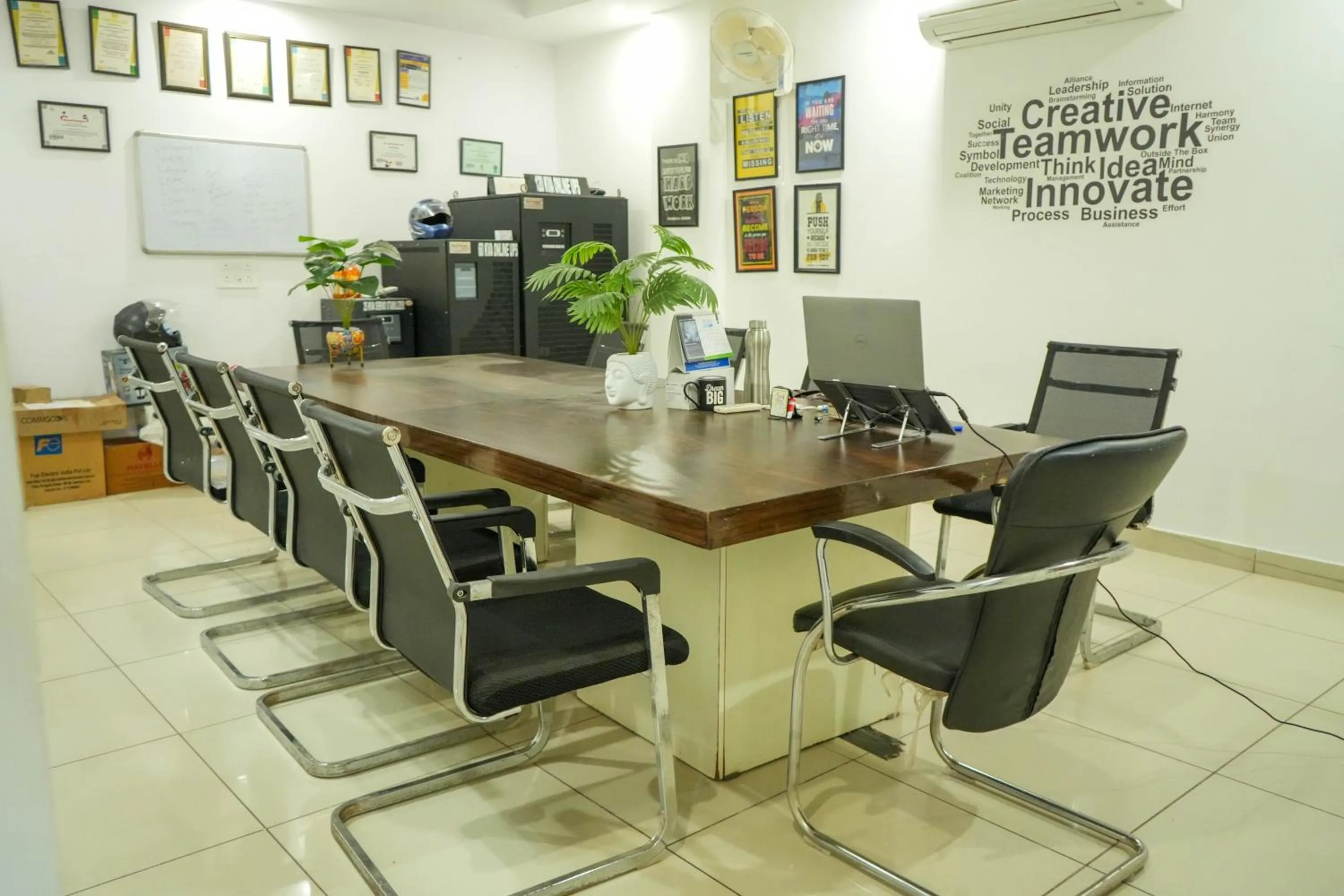 Meeting/conference room in Hotel Red Apple Near Railway Station Chandigarh