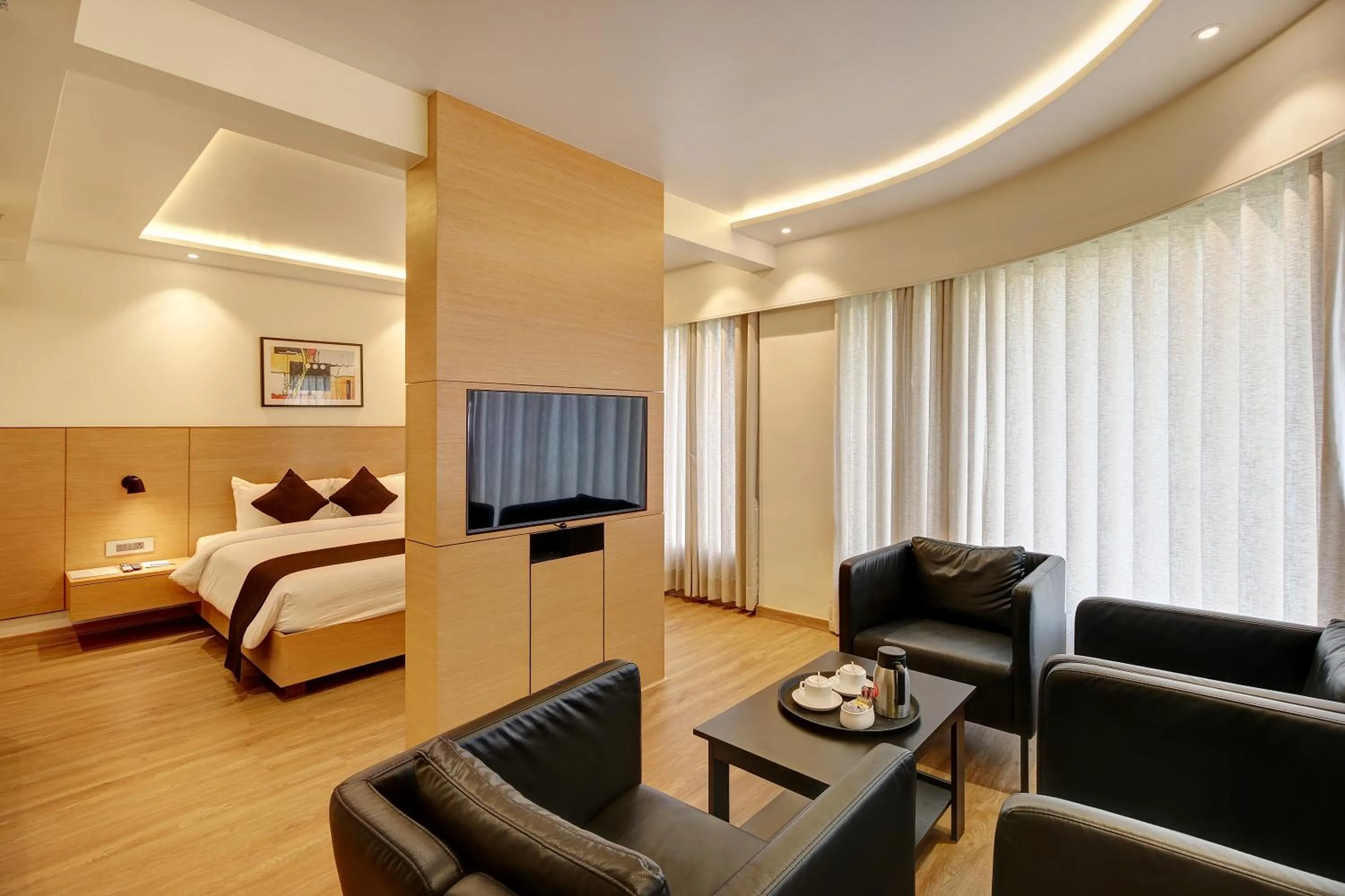 Living room, Bed in Hotel Mumbai House Ghansoli, Navi Mumbai