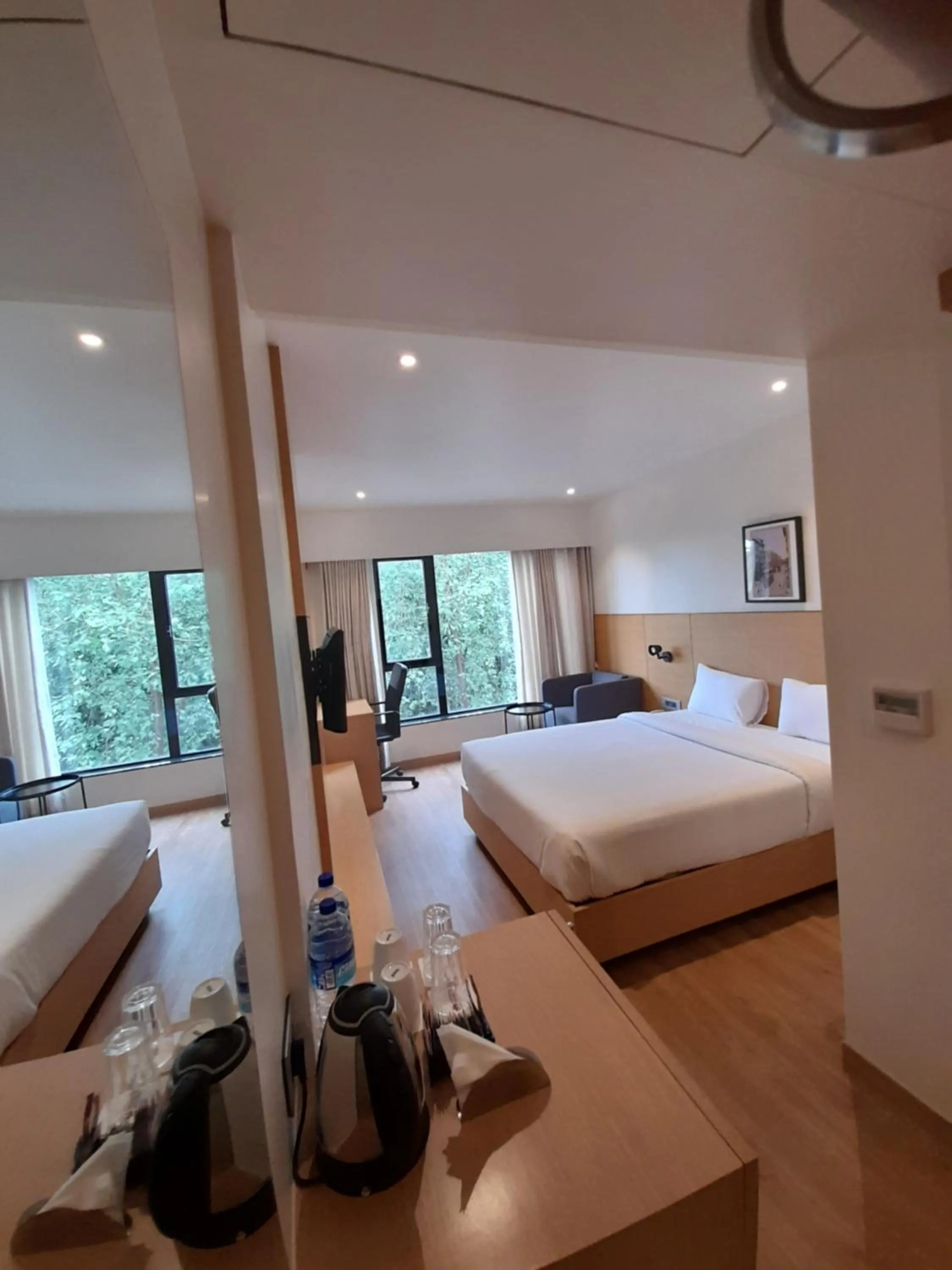 hair dresser, Bed in Hotel Mumbai House Ghansoli, Navi Mumbai