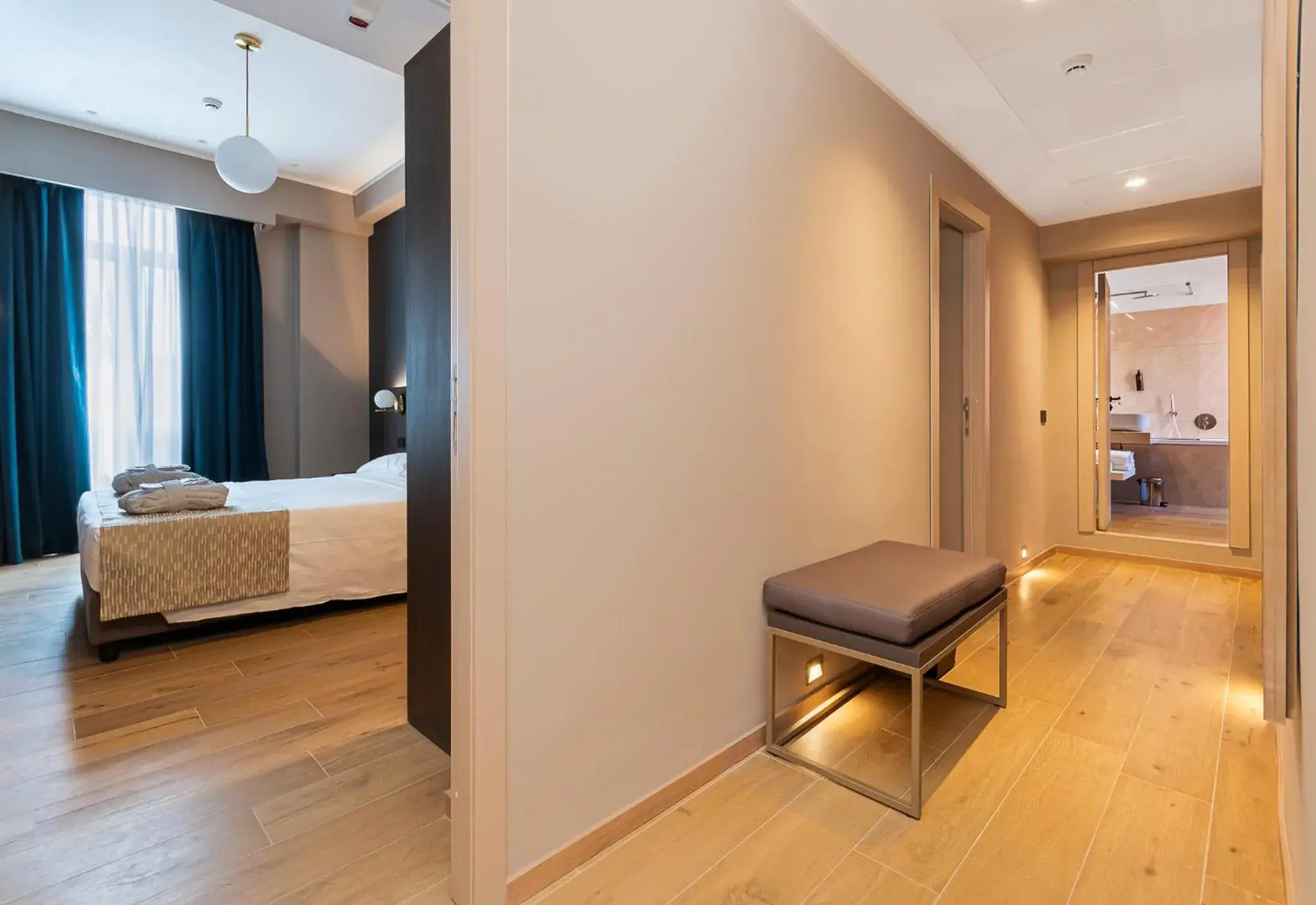 Photo of the whole room, Bed in Hotel San Remo Photo of the whole room, Bed in Hotel San Remo