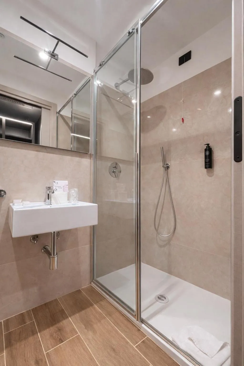 Shower in Hotel San Remo