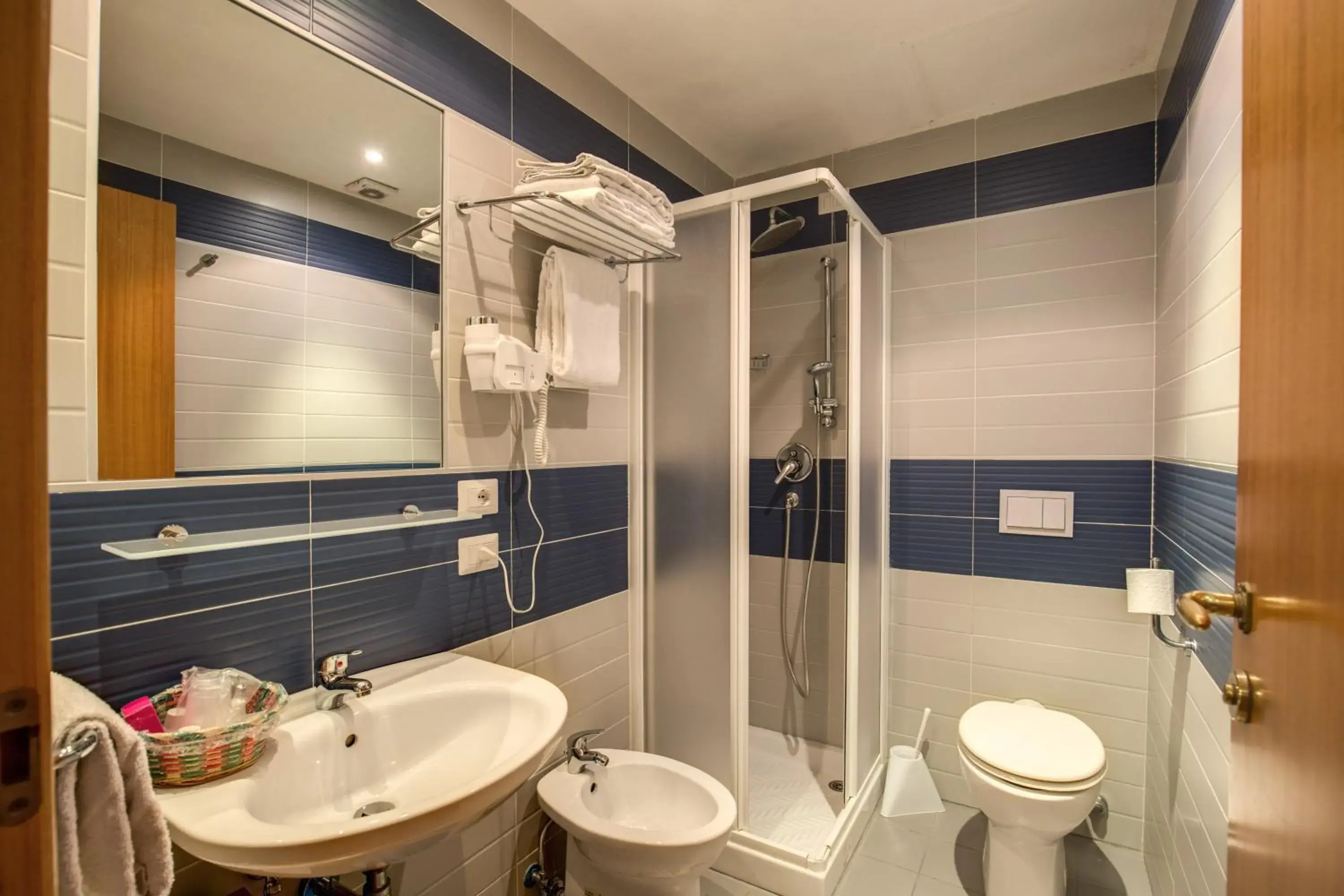 Small Double Room in Hotel San Remo Small Double Room in Hotel San Remo