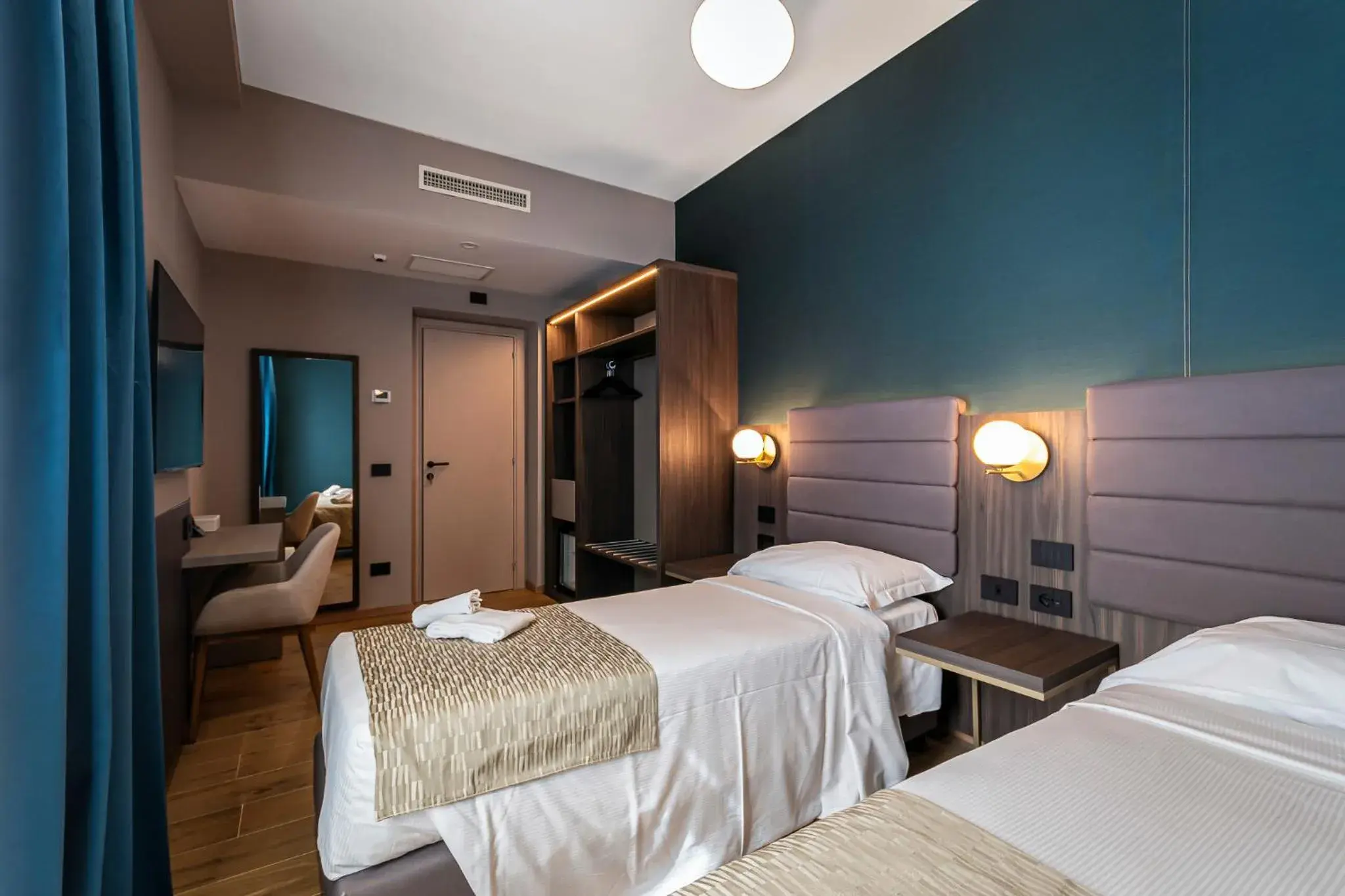 Deluxe Suite - single occupancy in Hotel San Remo Deluxe Suite - single occupancy in Hotel San Remo