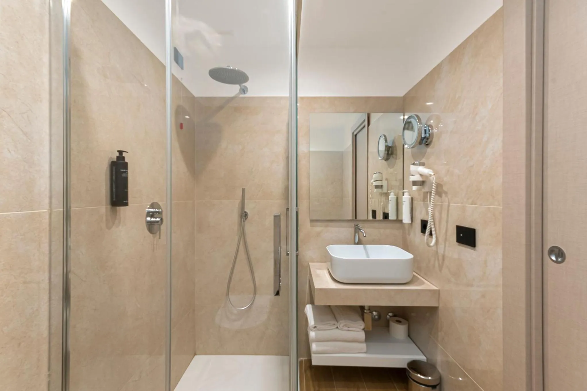 Bathroom in Hotel San Remo