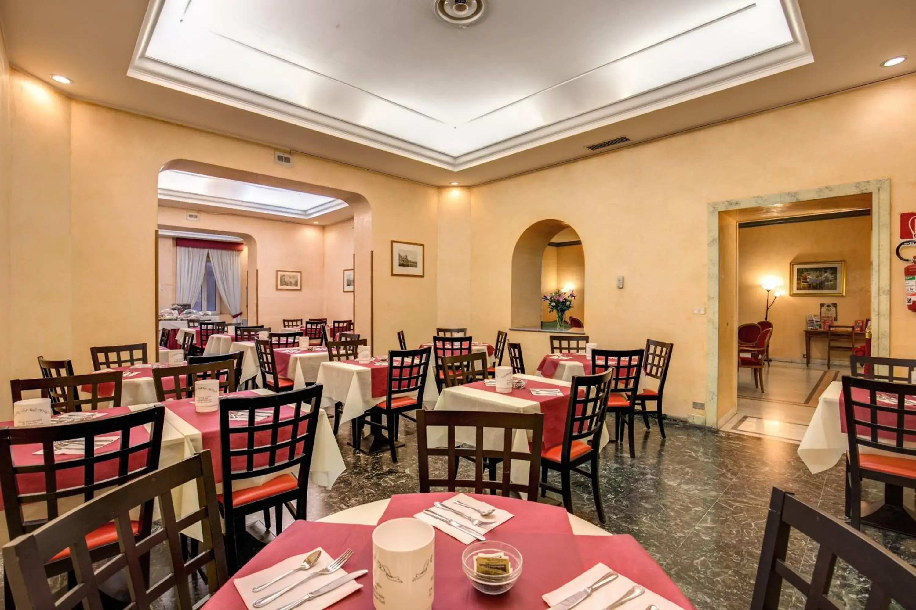 Restaurant/places to eat in Hotel San Remo Restaurant/places to eat in Hotel San Remo