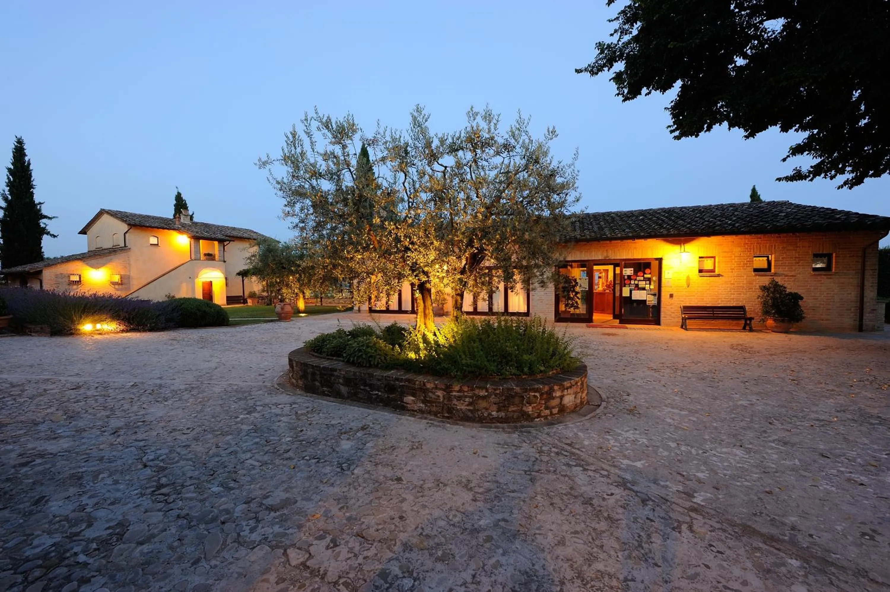 Facade/entrance in Ripa Relais Colle Del Sole