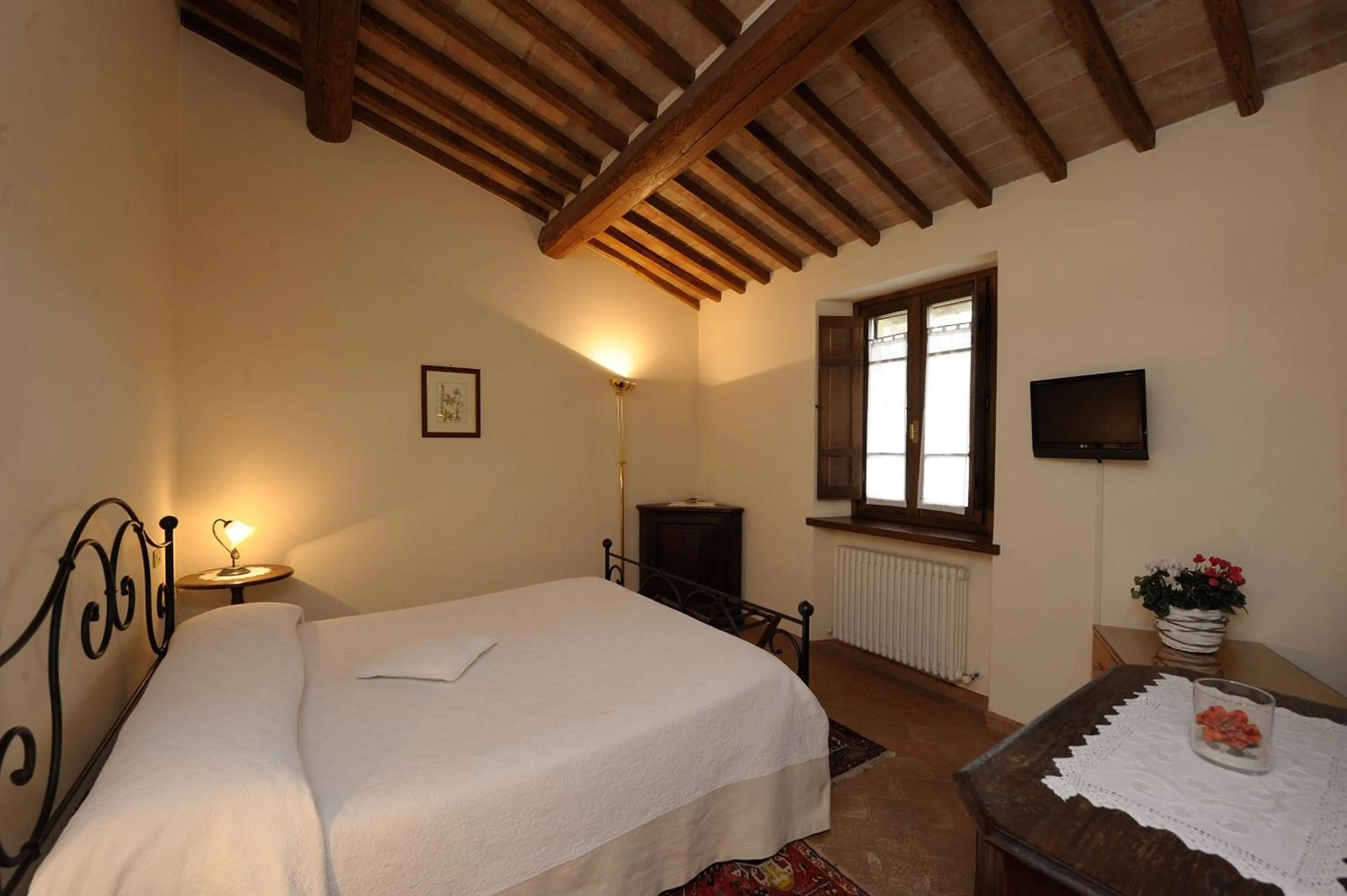 Photo of the whole room, Bed in Ripa Relais Colle Del Sole