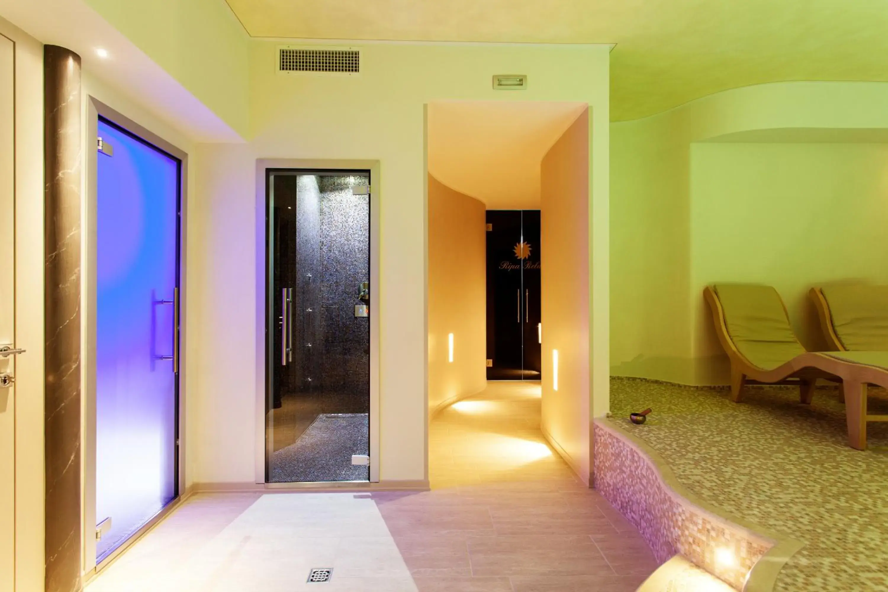 Spa and wellness centre/facilities in Ripa Relais Colle Del Sole Spa and wellness centre/facilities in Ripa Relais Colle Del Sole