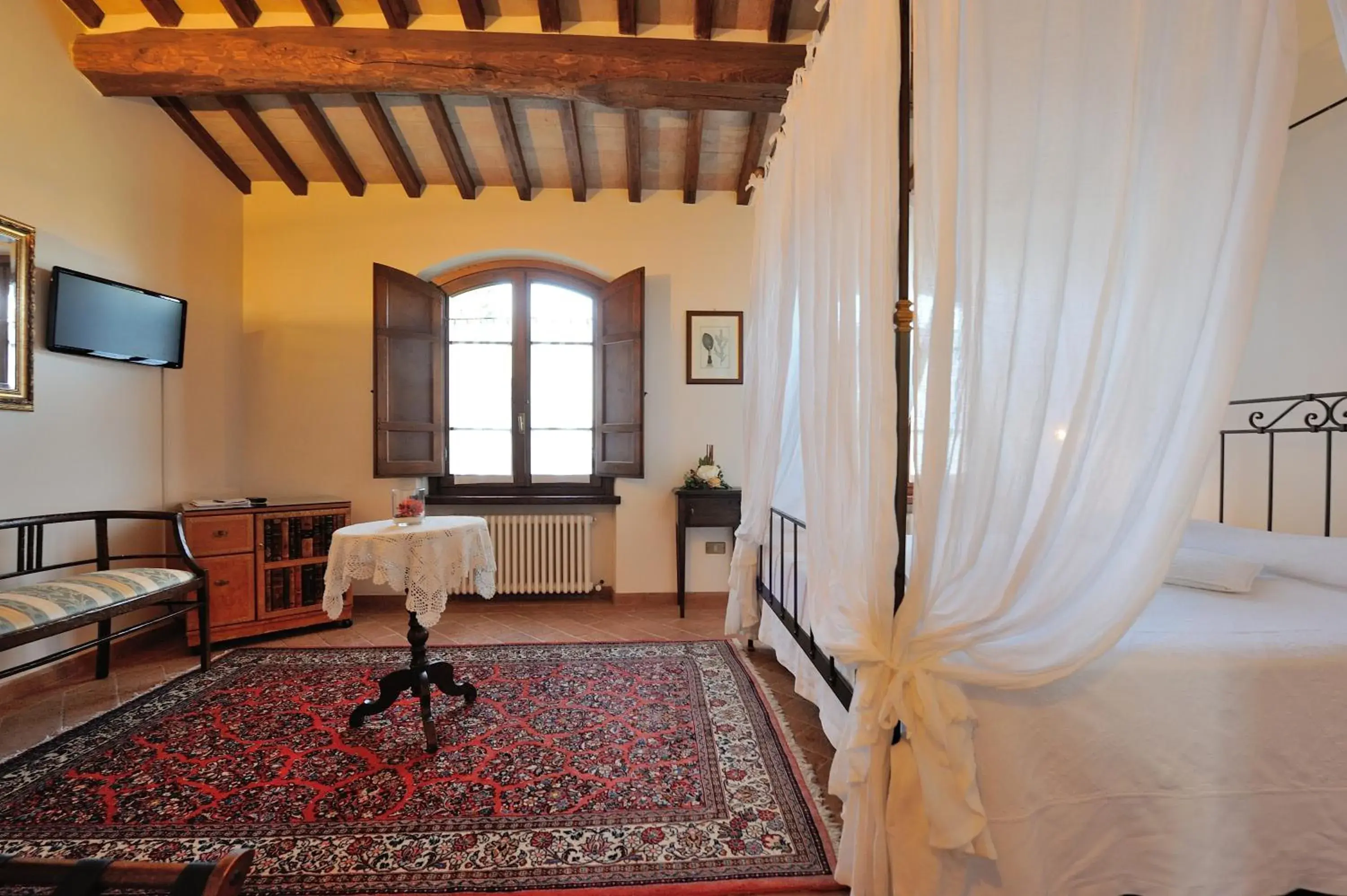 Photo of the whole room, Bed in Ripa Relais Colle Del Sole Photo of the whole room, Bed in Ripa Relais Colle Del Sole