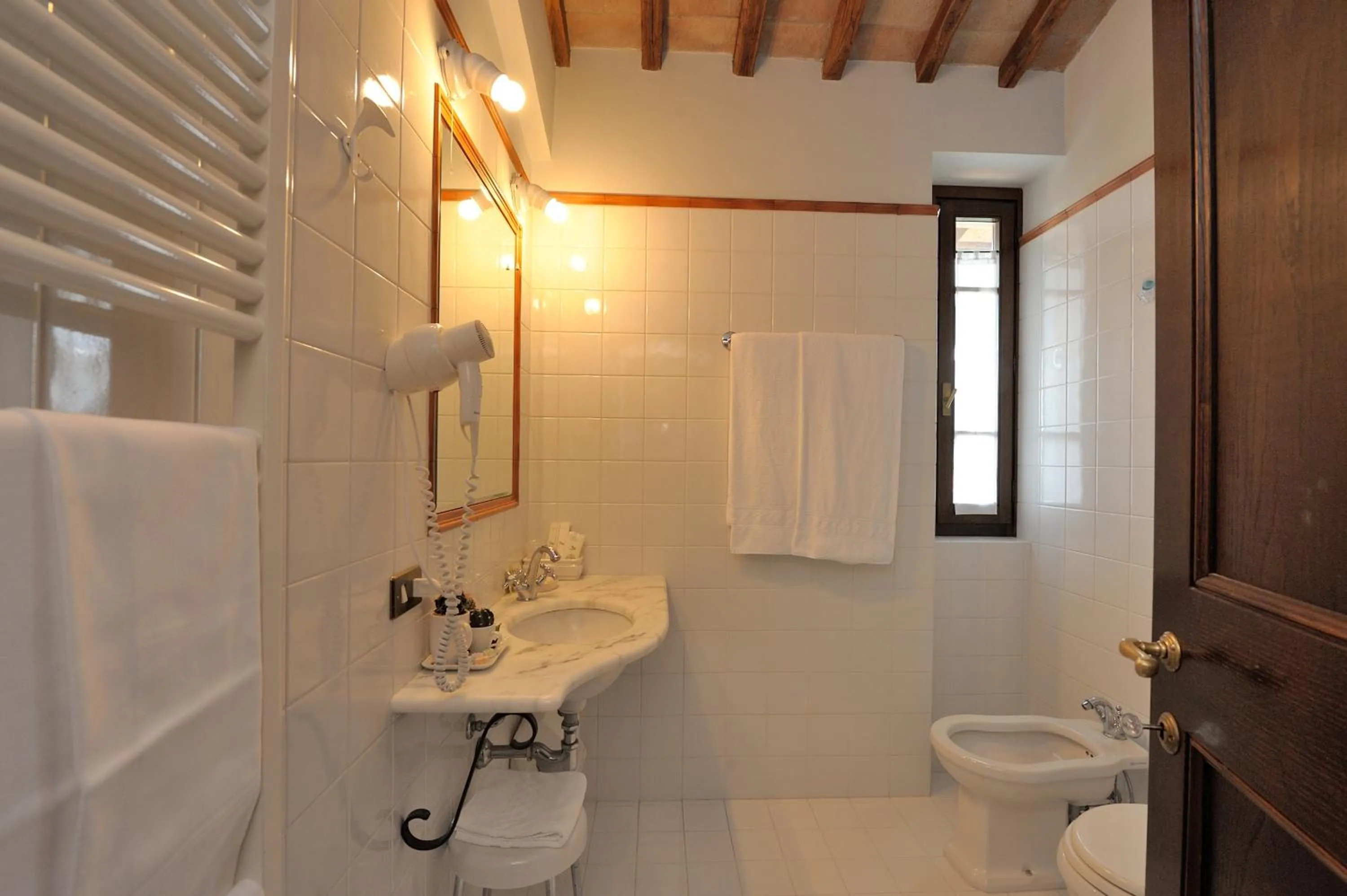 Toilet in Ripa Relais Colle Del Sole