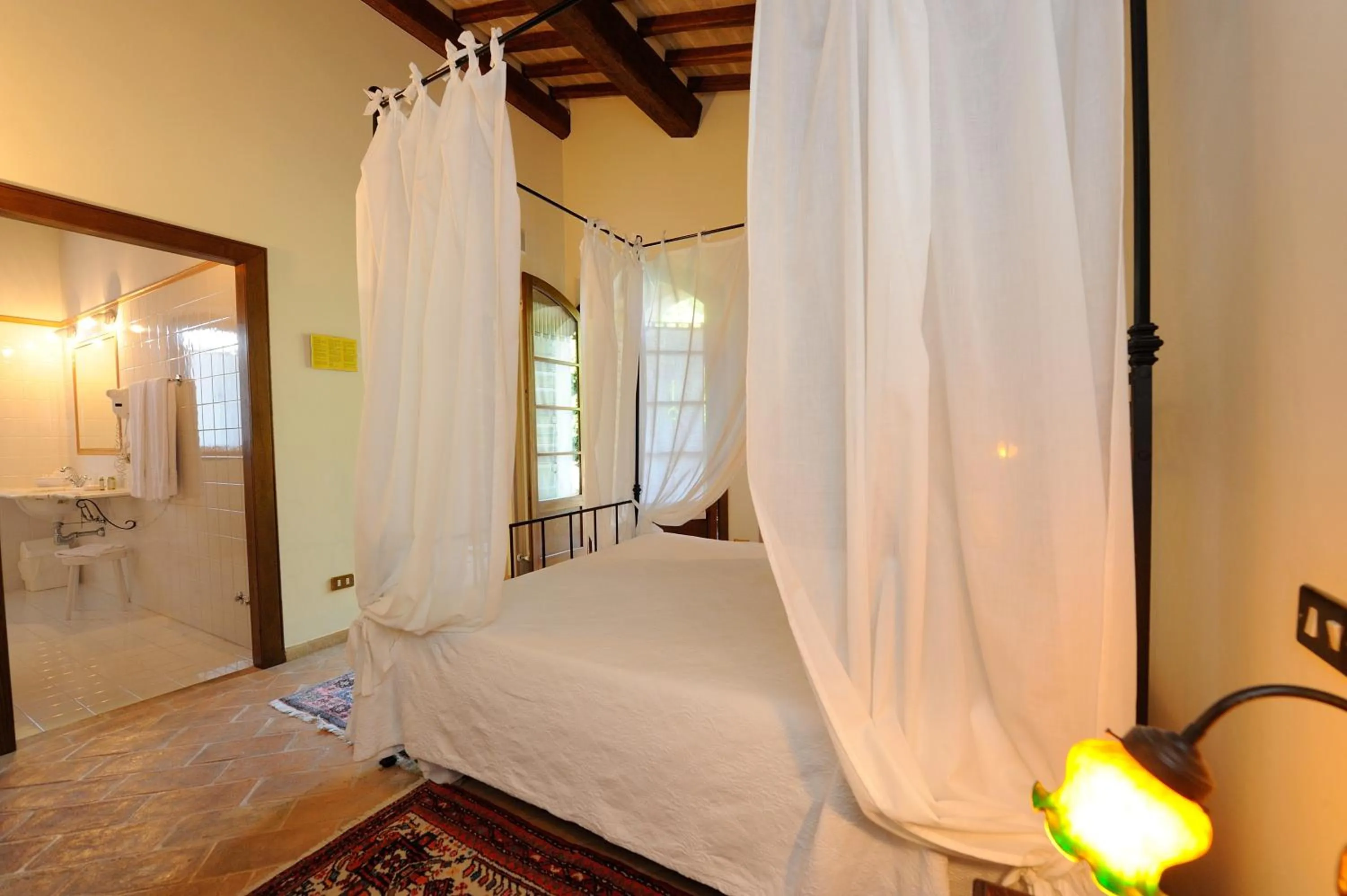 Photo of the whole room, Bed in Ripa Relais Colle Del Sole