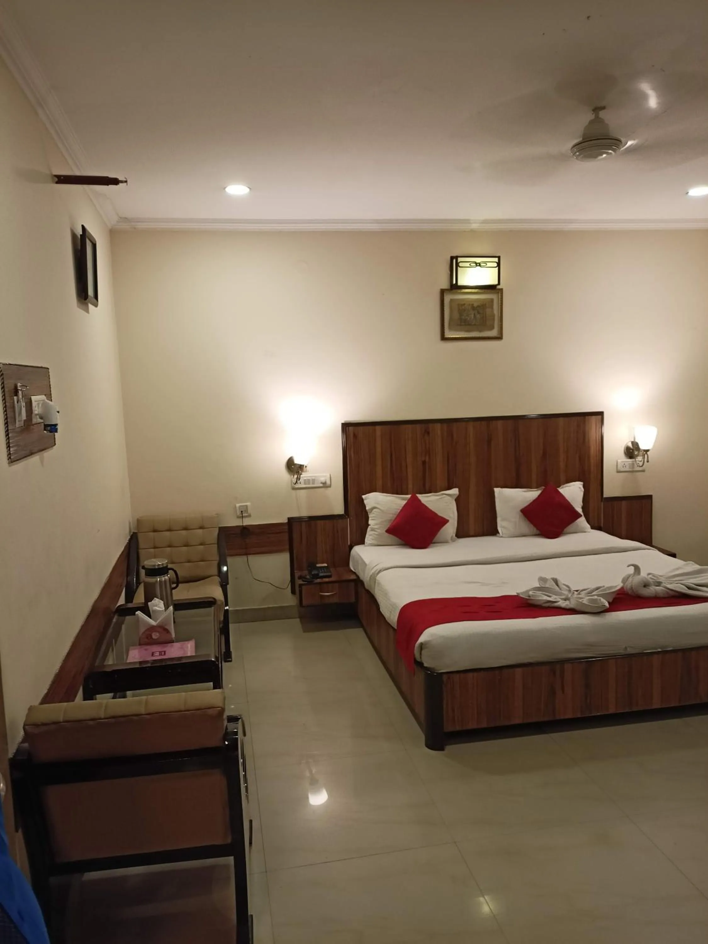 Bed in DIDI Hotel Alambagh