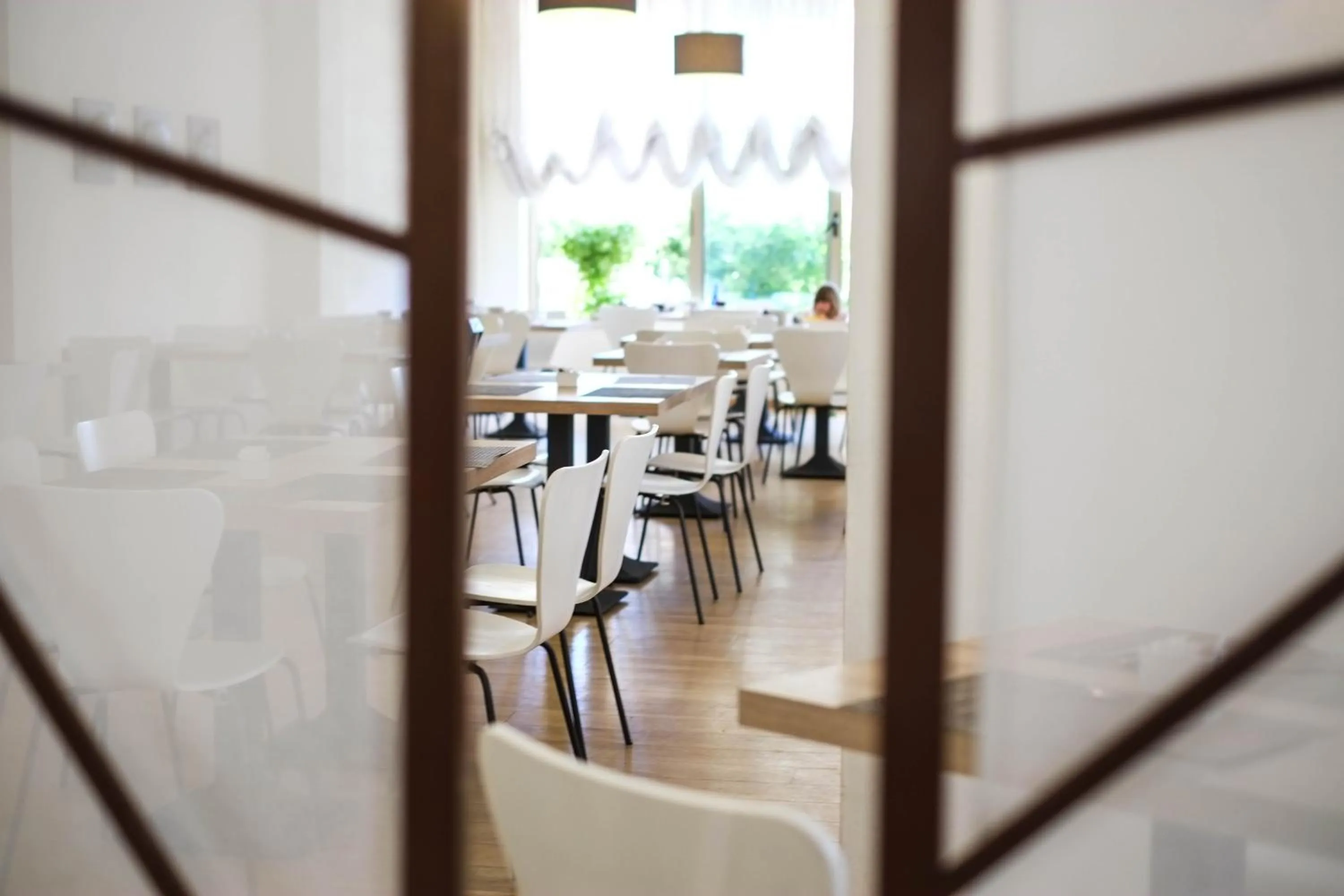 Restaurant/places to eat in Park Hotel Serena