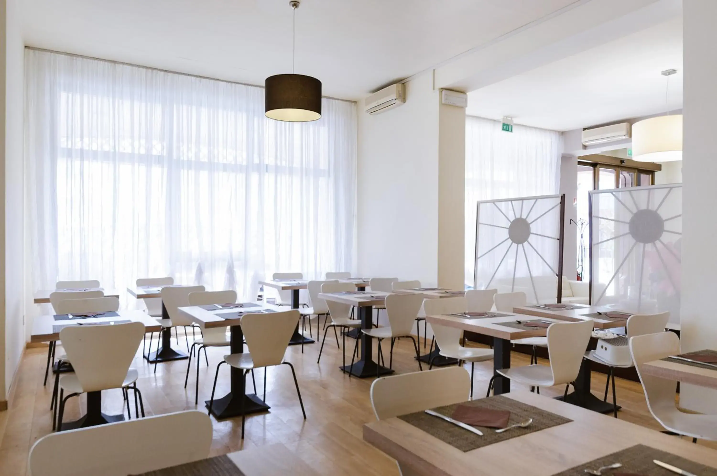 Restaurant/places to eat in Park Hotel Serena Restaurant/places to eat in Park Hotel Serena