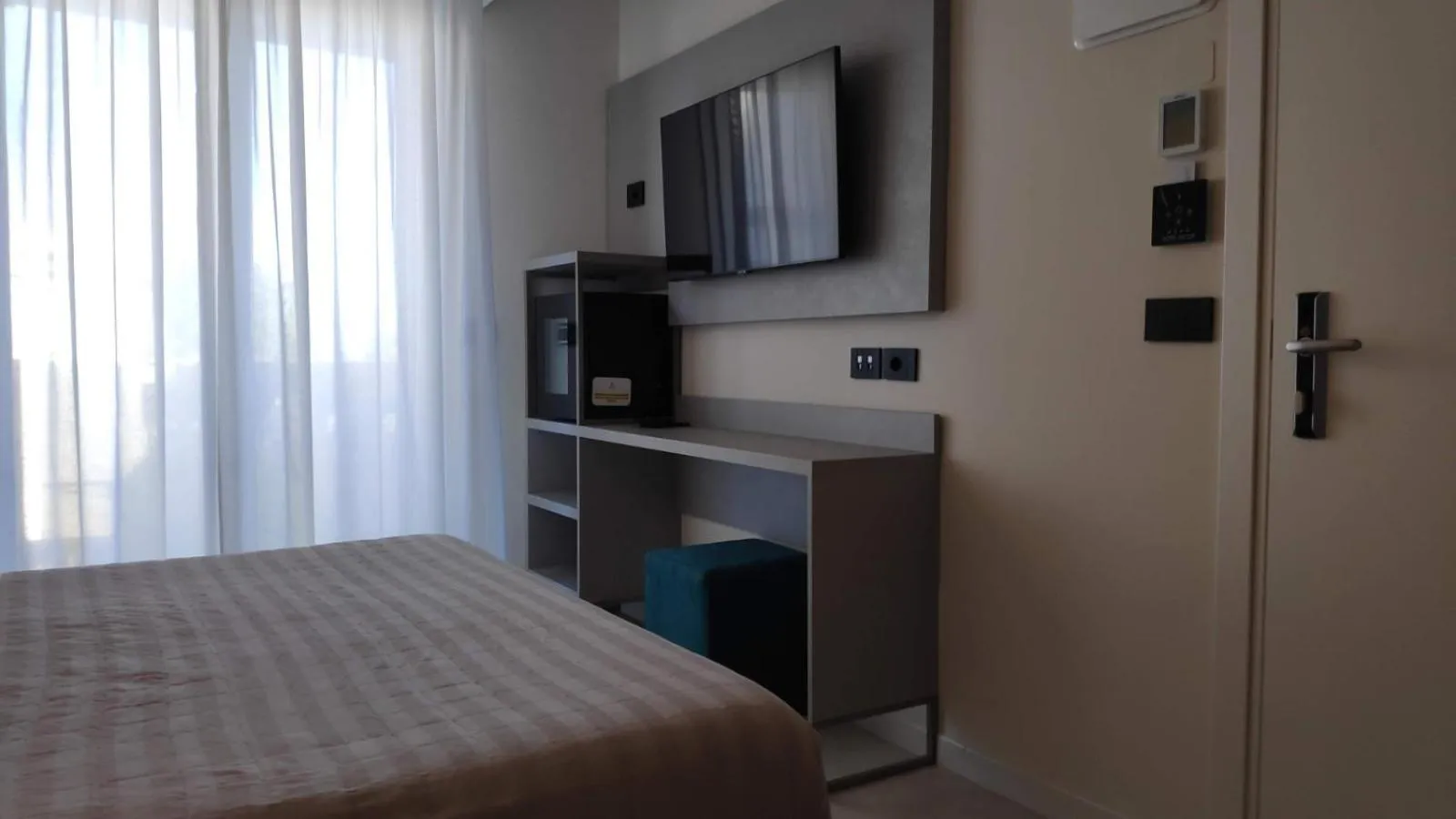 TV and multimedia, Bed in Hotel Ascot Riccione