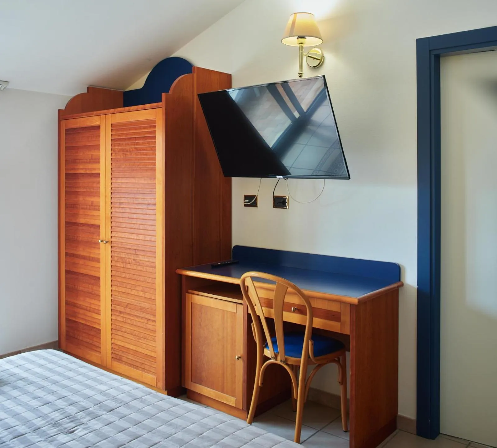 TV and multimedia, Bed in Hotel Ascot Riccione