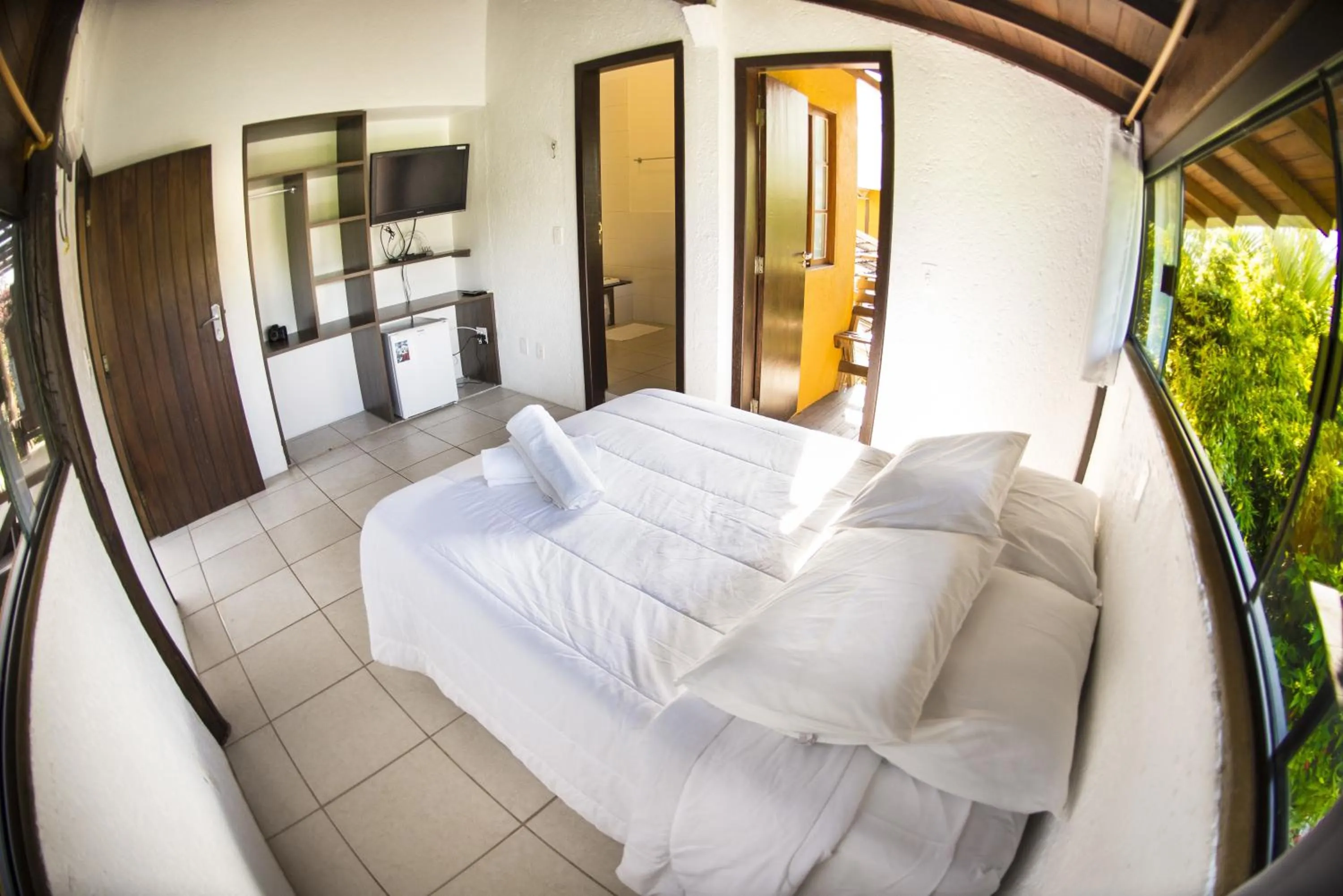 Photo of the whole room in Hi Adventure