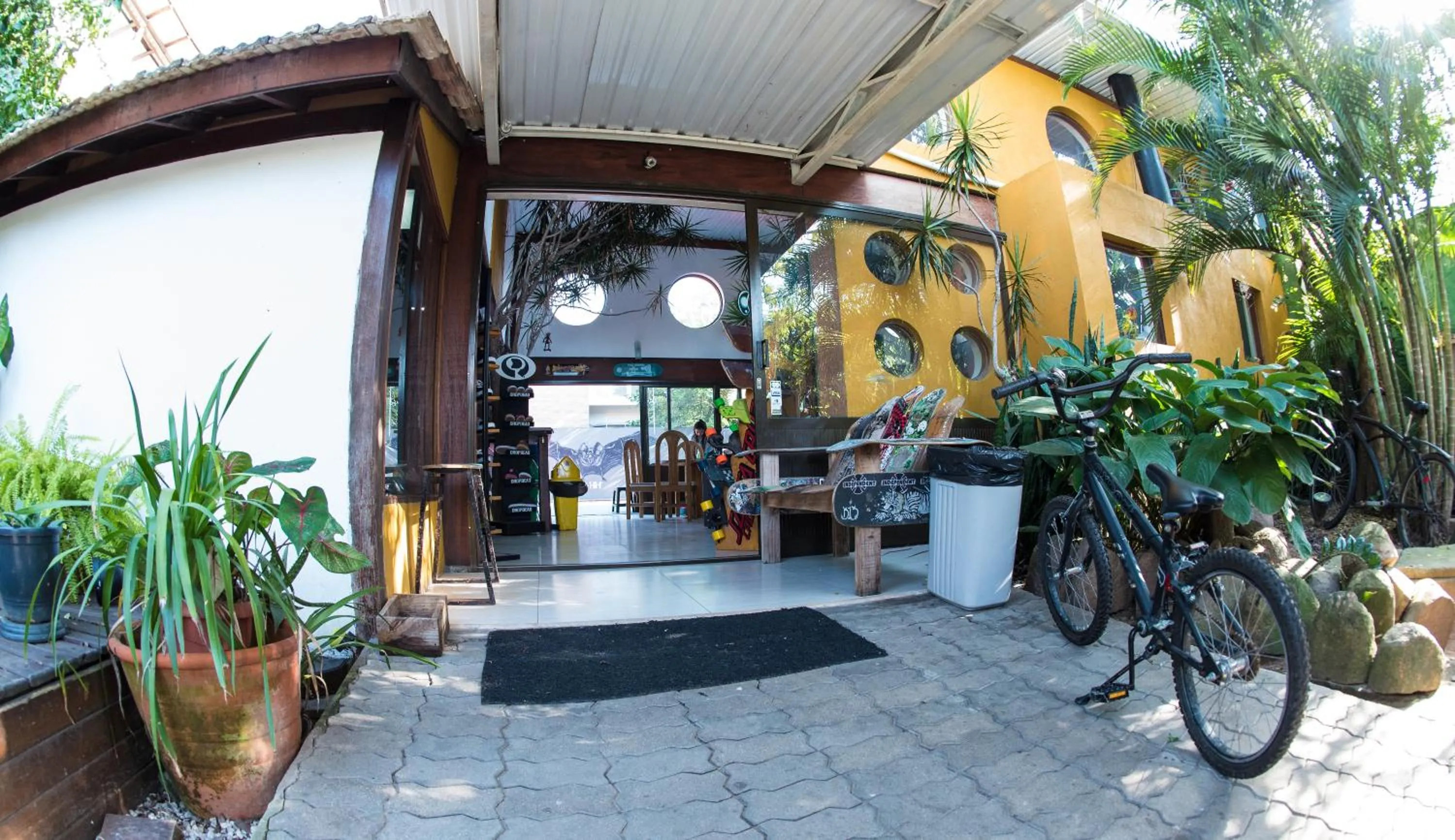 Facade/entrance in Hi Adventure