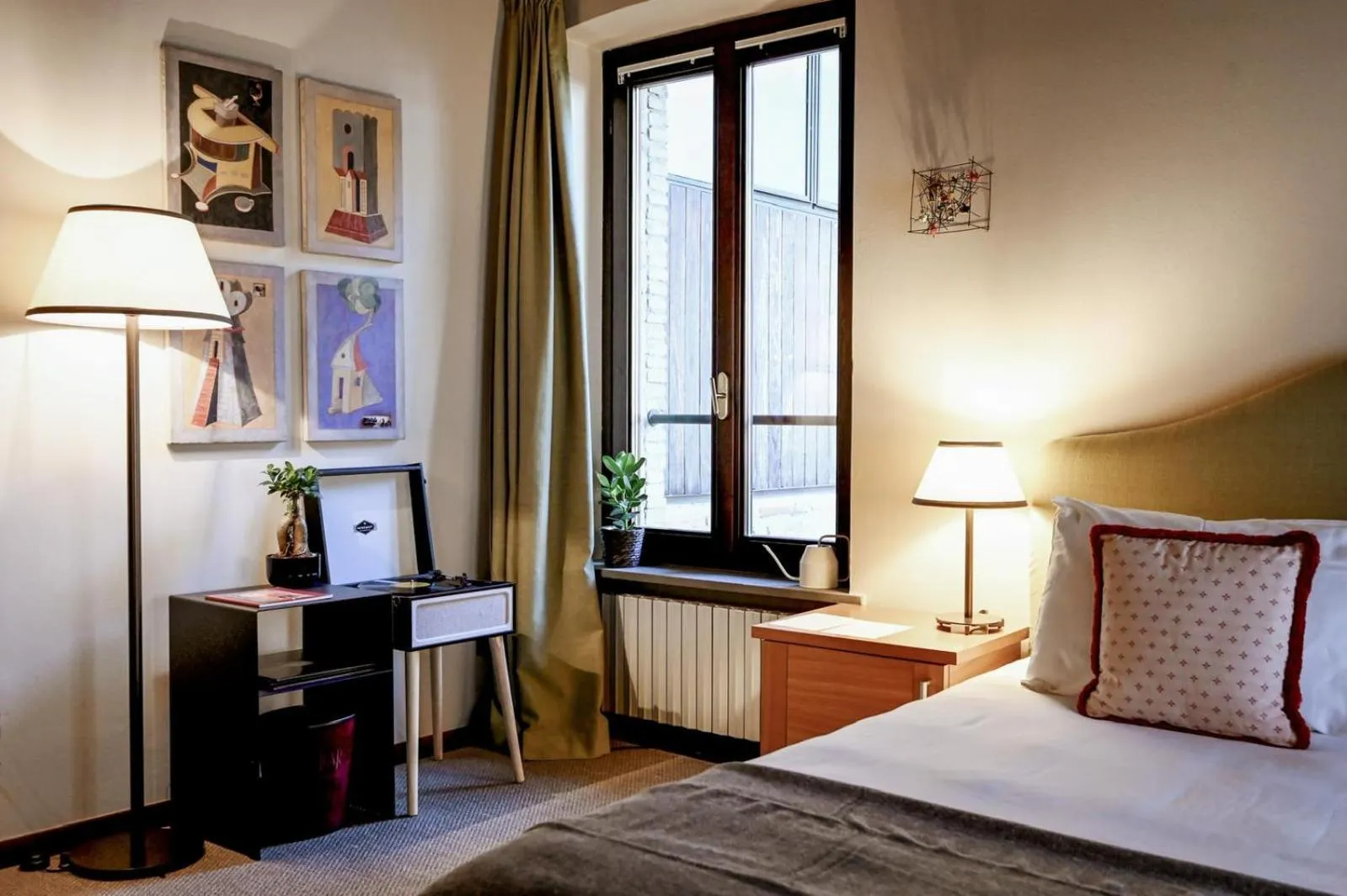 Bed in LEAR • Dining Club