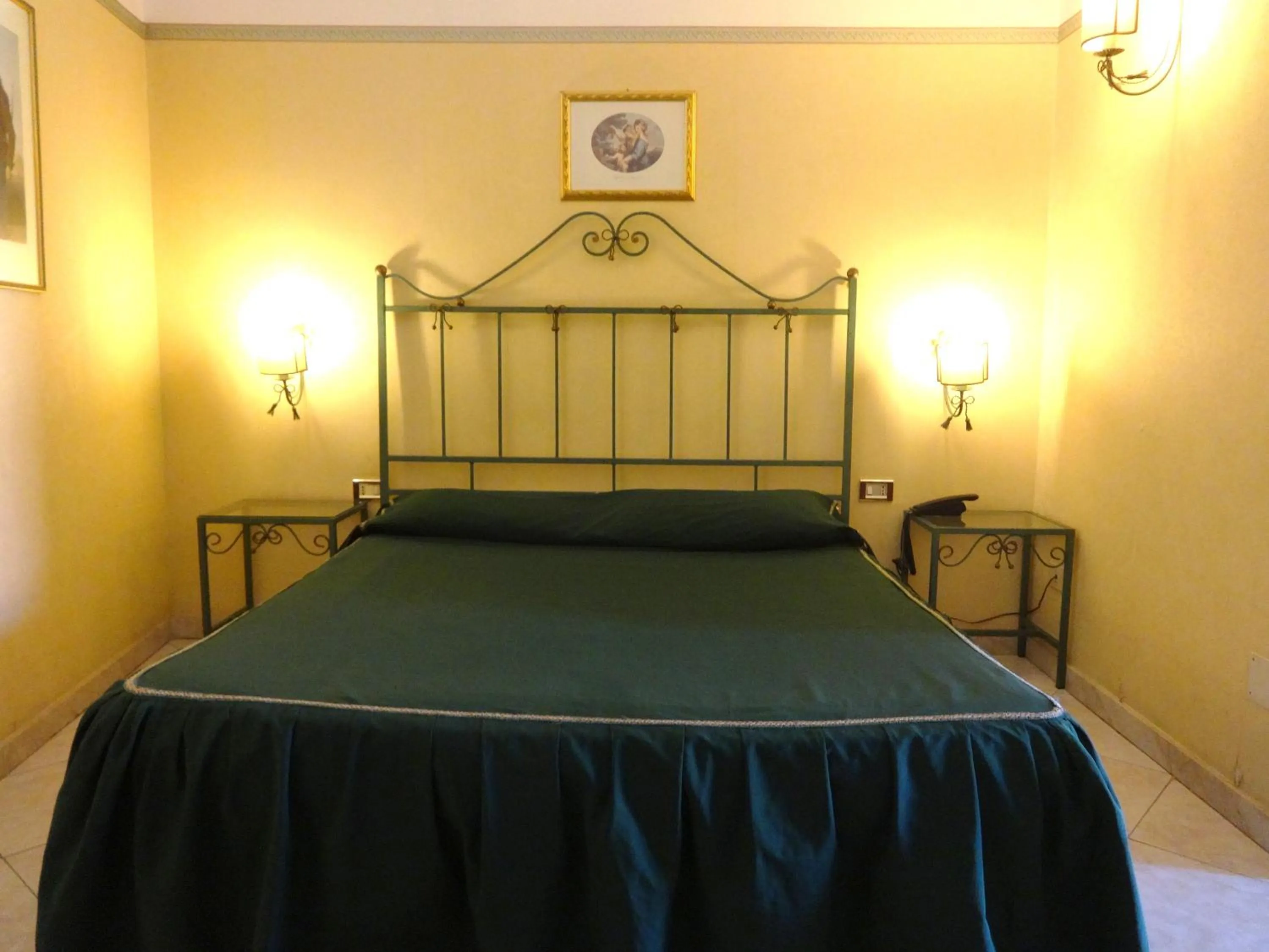 Photo of the whole room, Bed in Hotel Centrale Europa