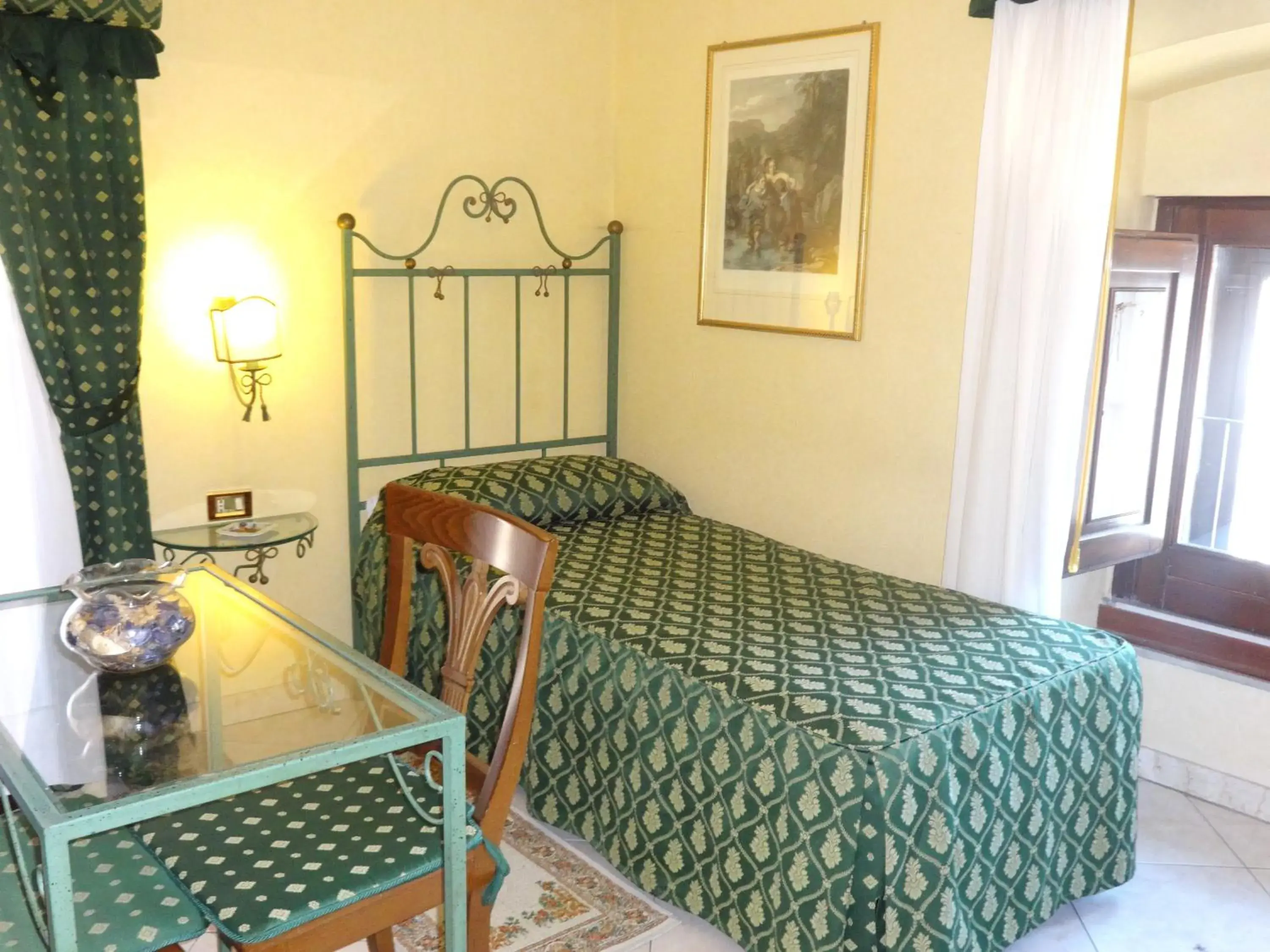 Single Room in Hotel Centrale Europa Single Room in Hotel Centrale Europa