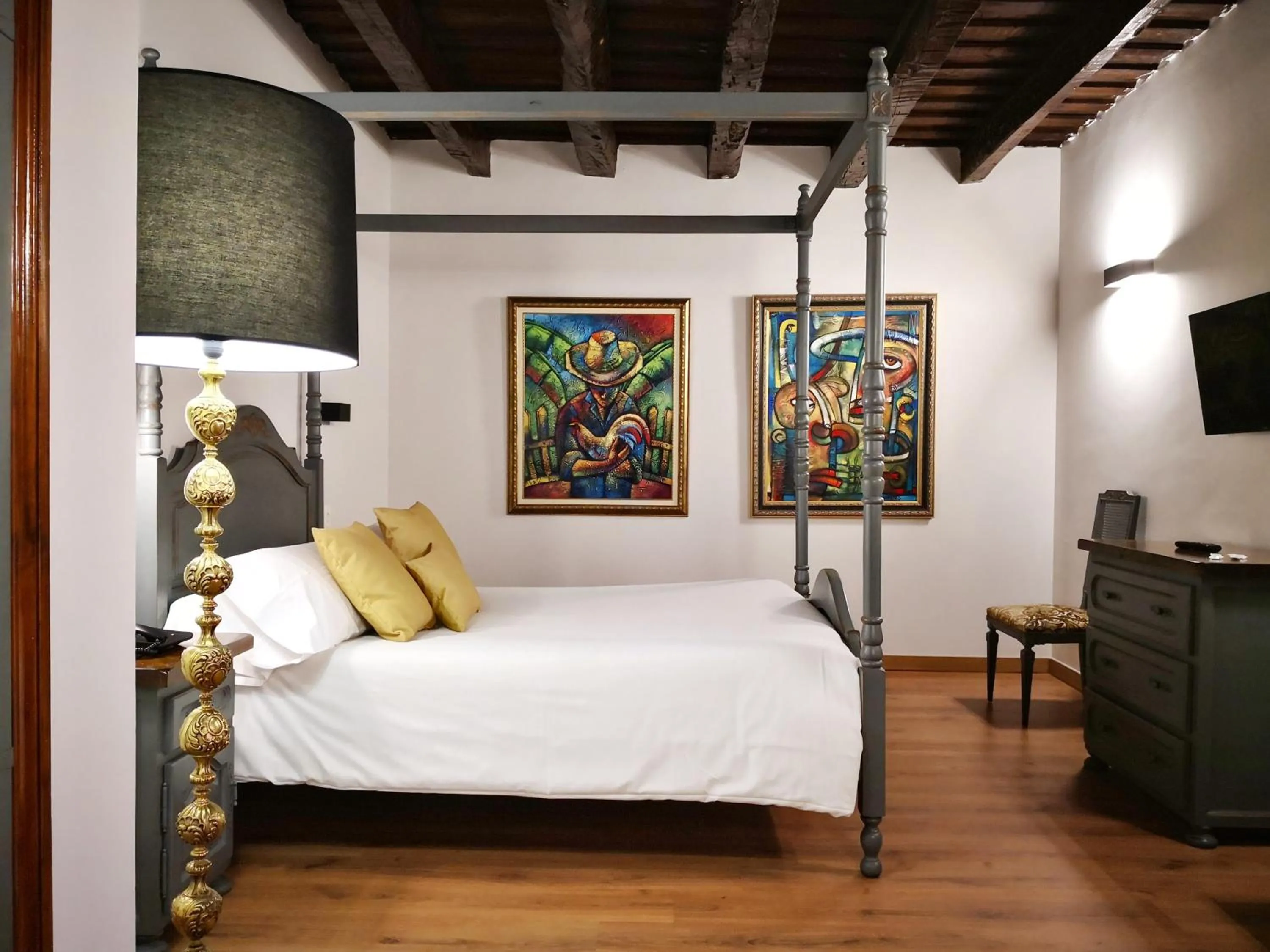 Bed in Palacio de Monjaraz