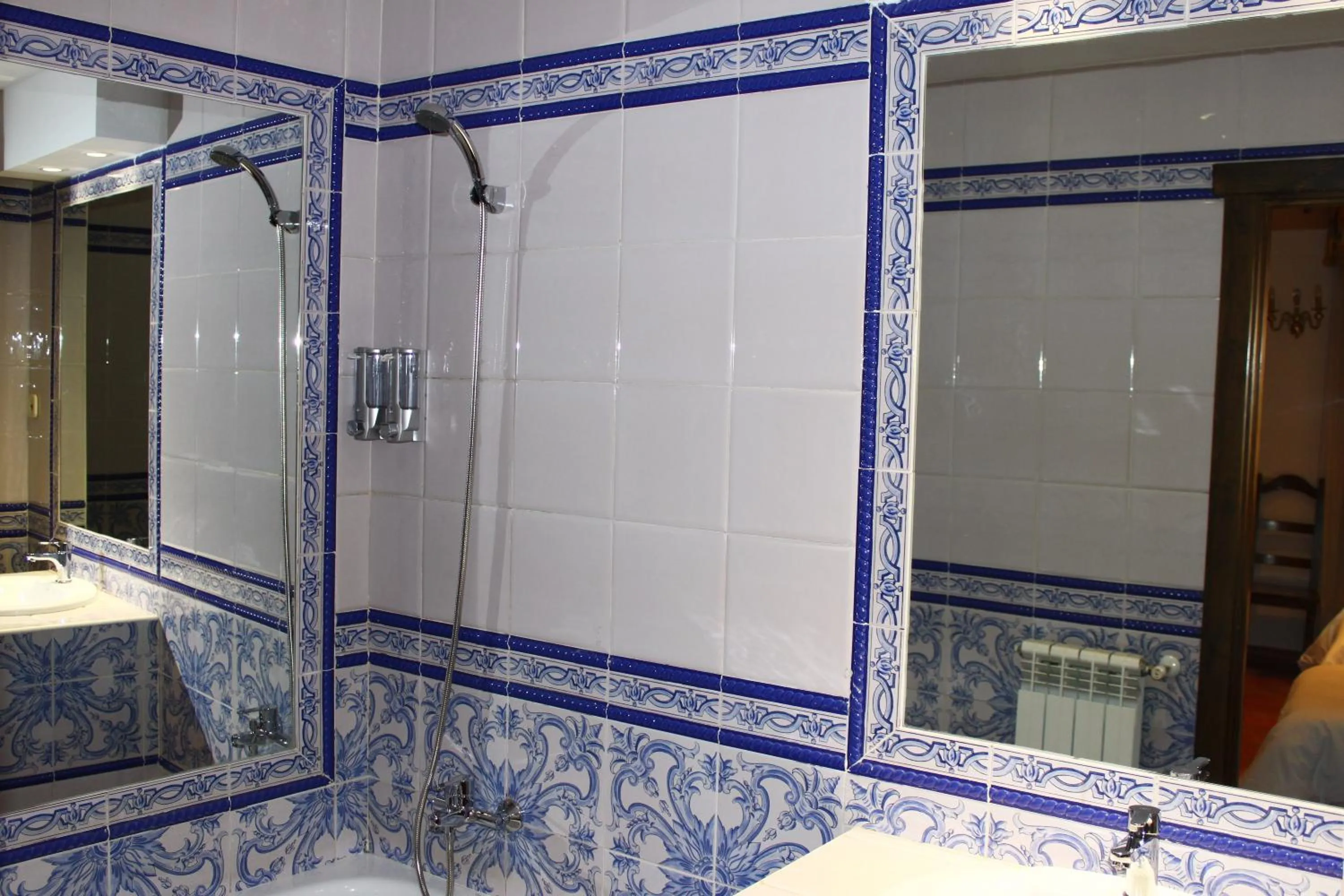 Bathroom in Palacio de Monjaraz