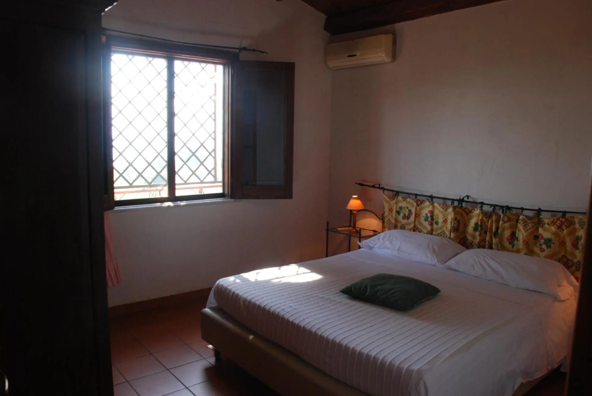 Bedroom, Bed in Agriturismo Villa Cefalà