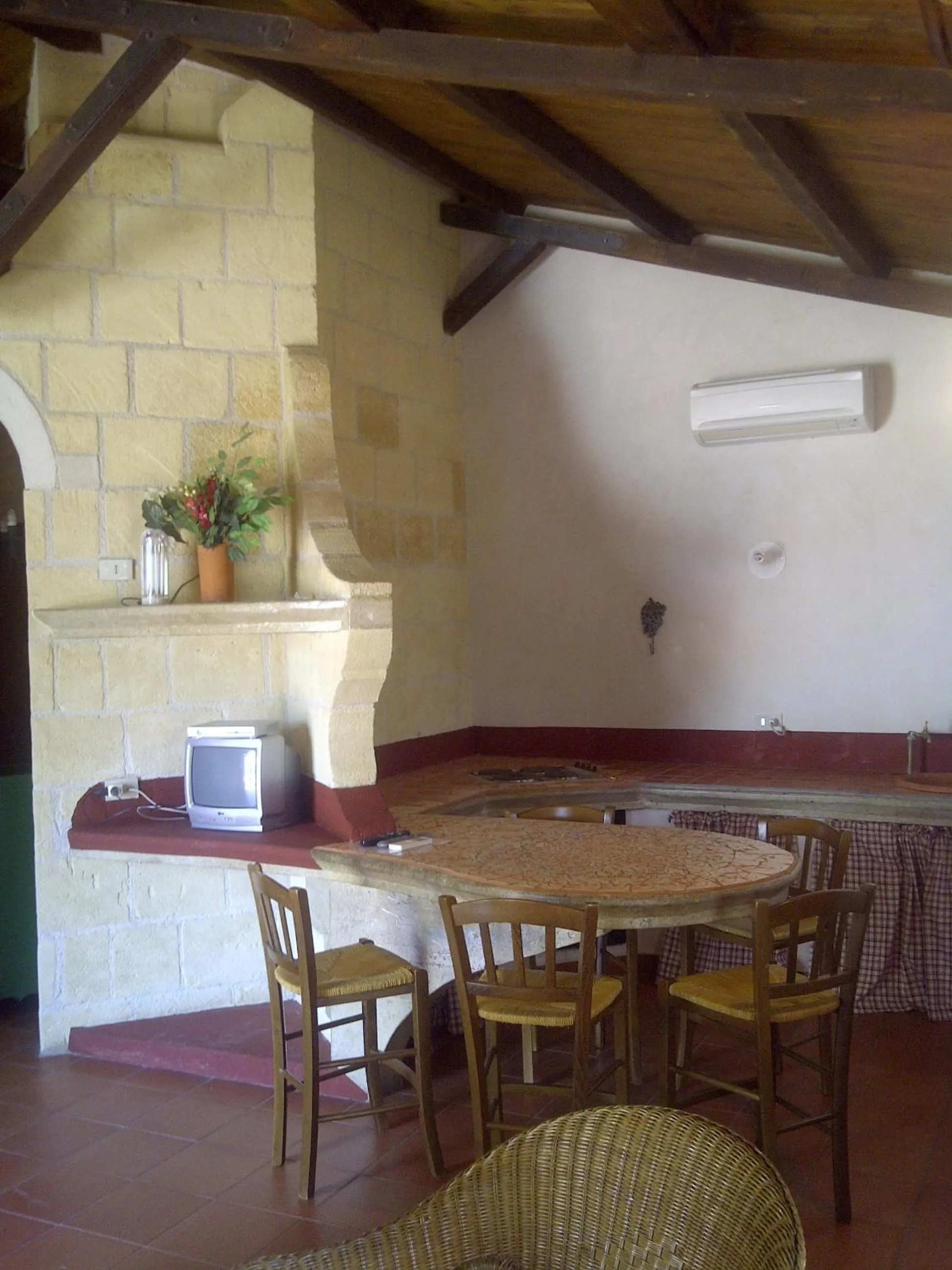 Kitchen or kitchenette in Agriturismo Villa Cefalà
