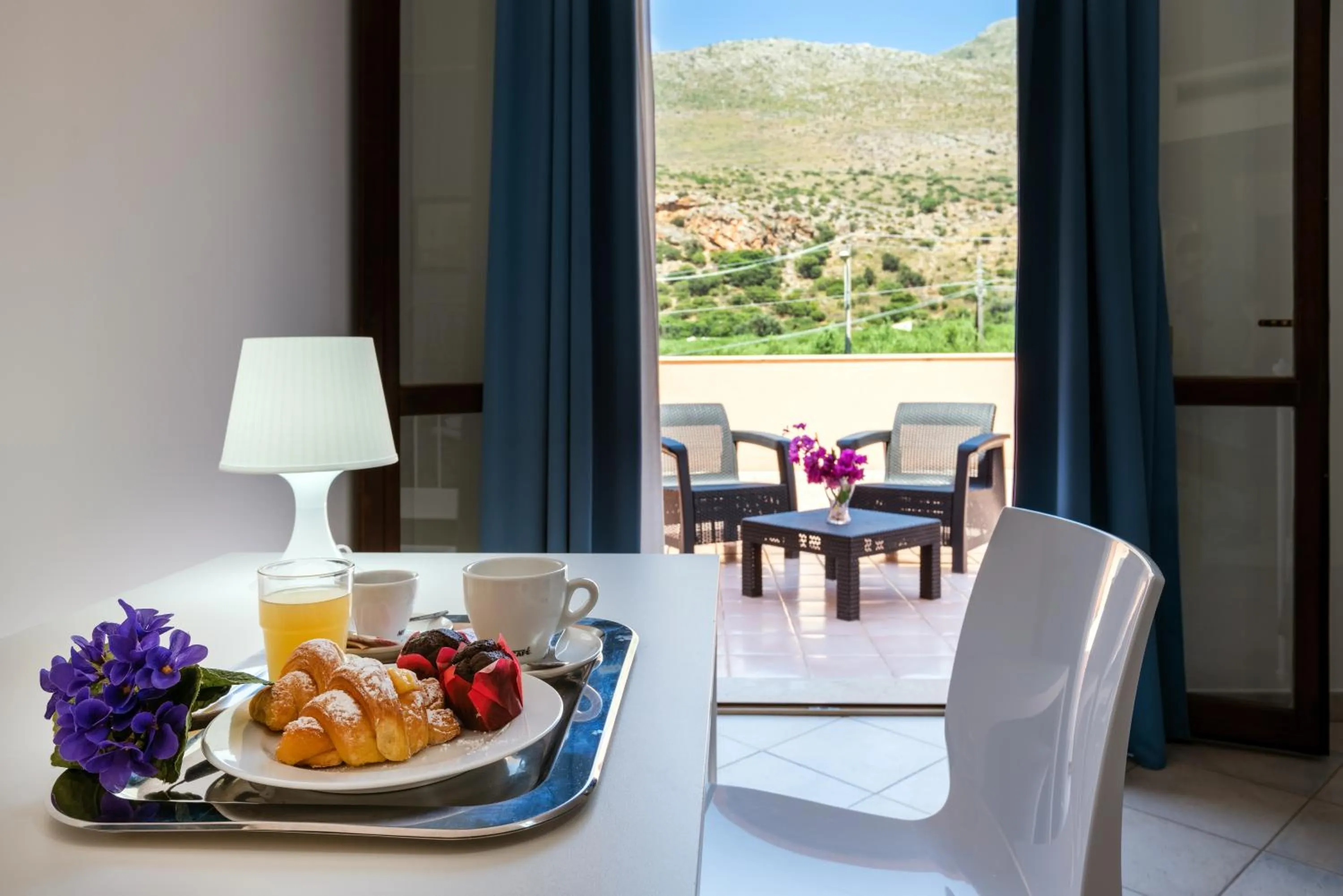 Bedroom in Hotel Achibea