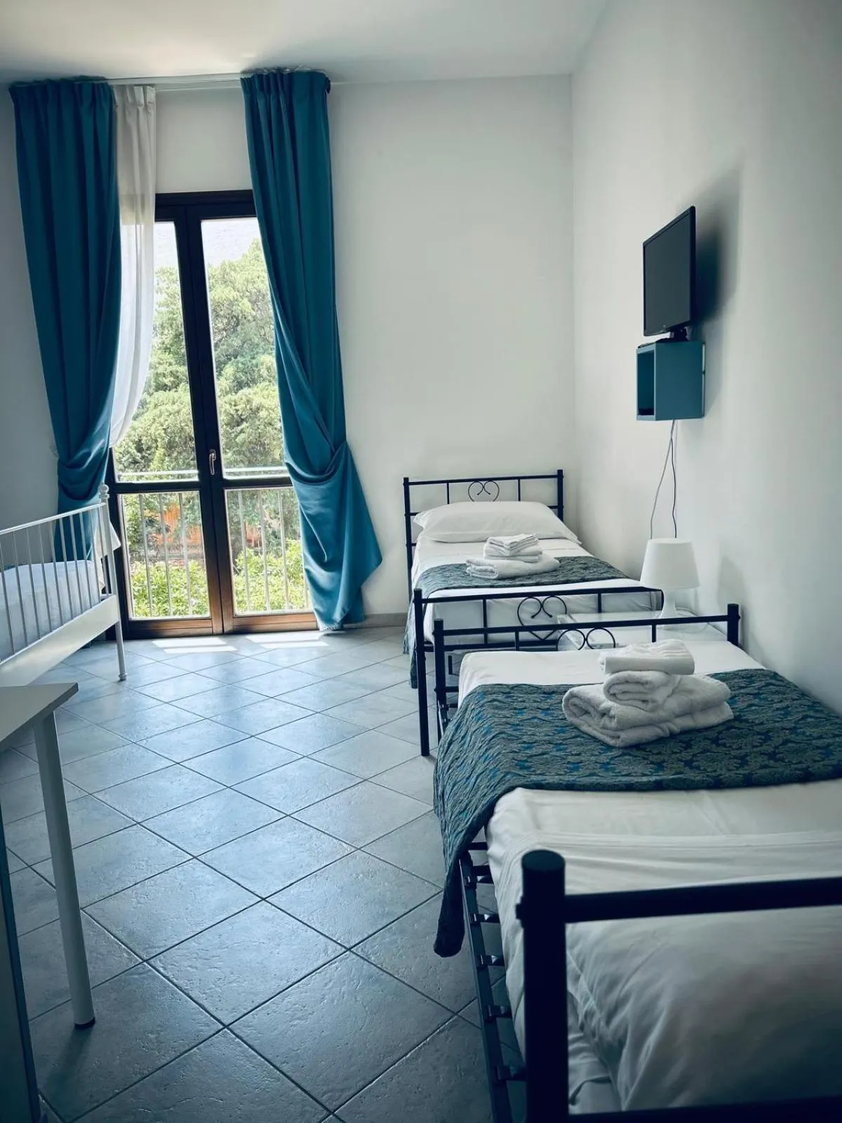 Bed in Hotel Achibea