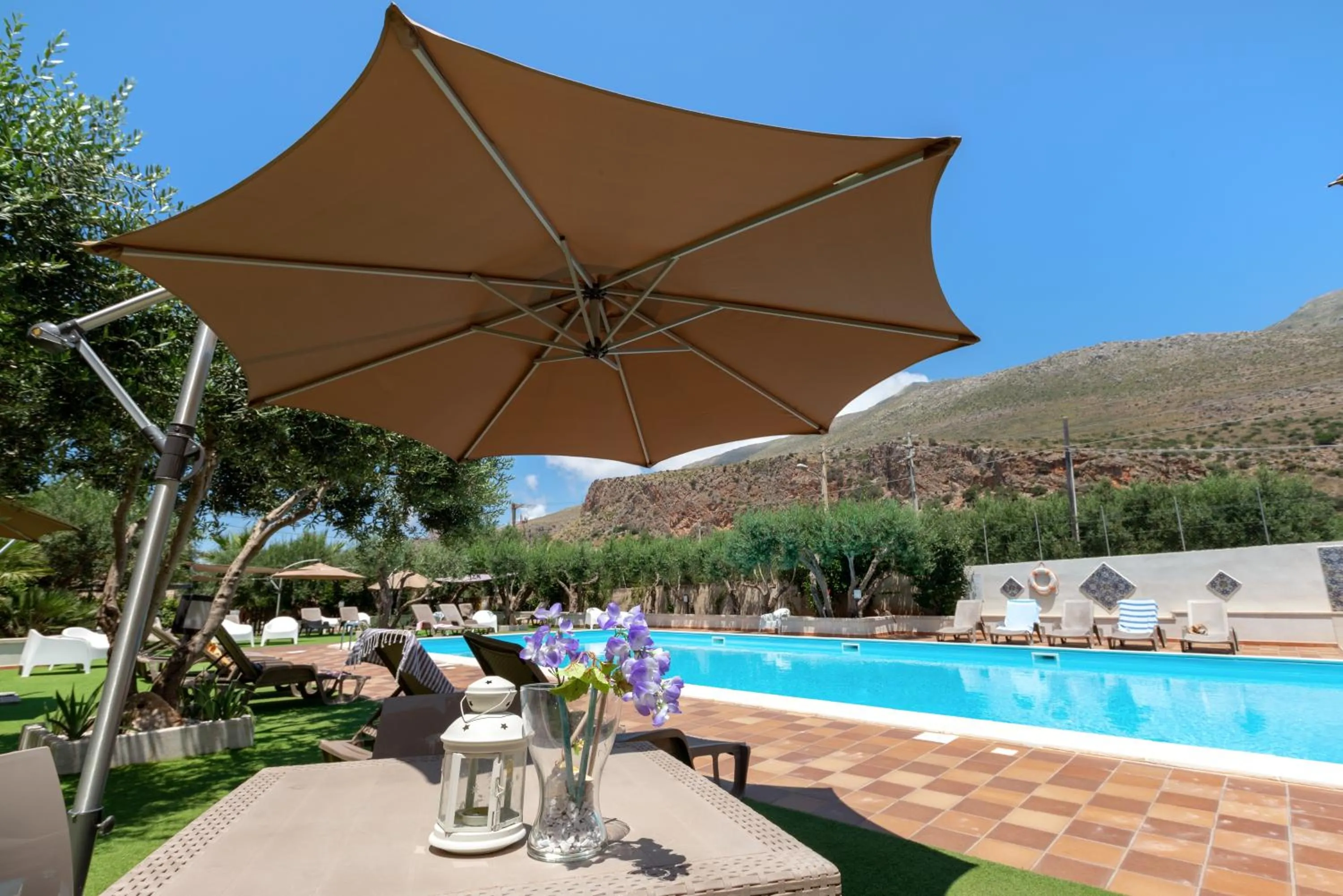 Restaurant/places to eat in Hotel Achibea