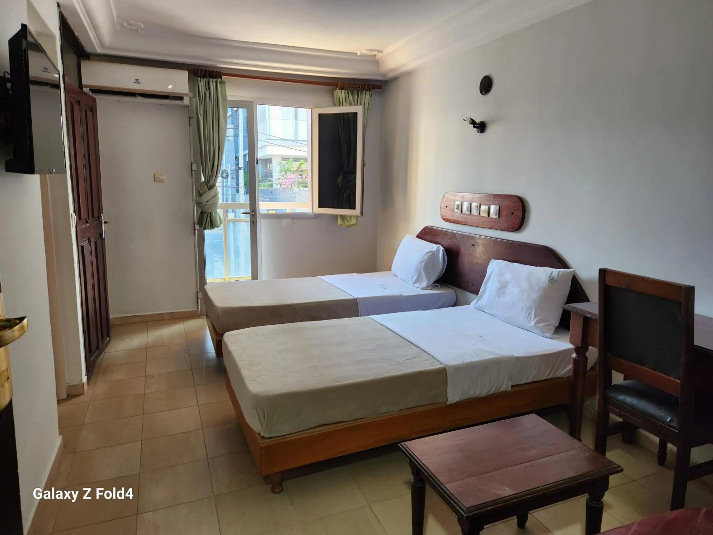 Bed in Golden Hôtel