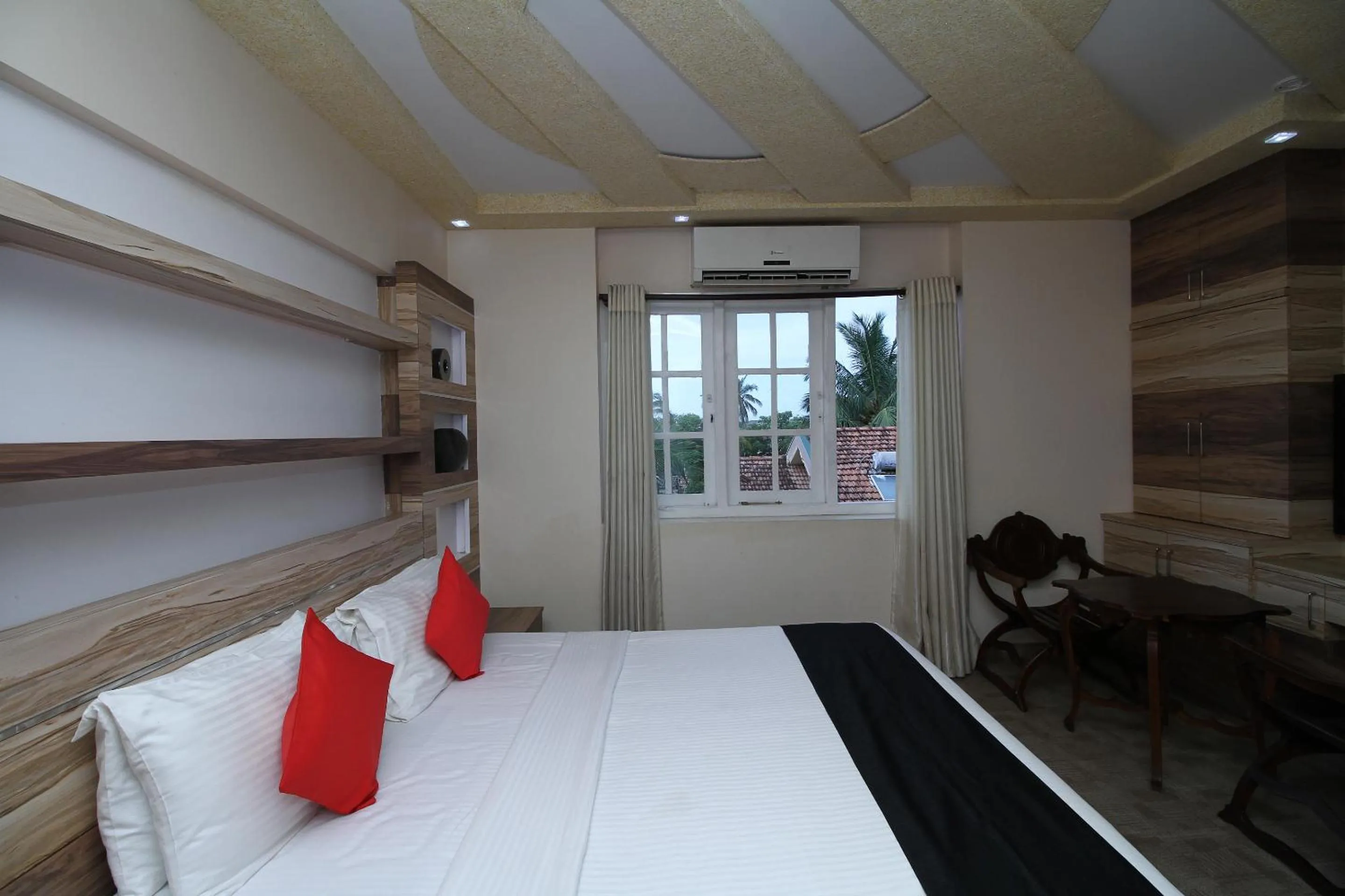 Bedroom in Royal Castle Hotel