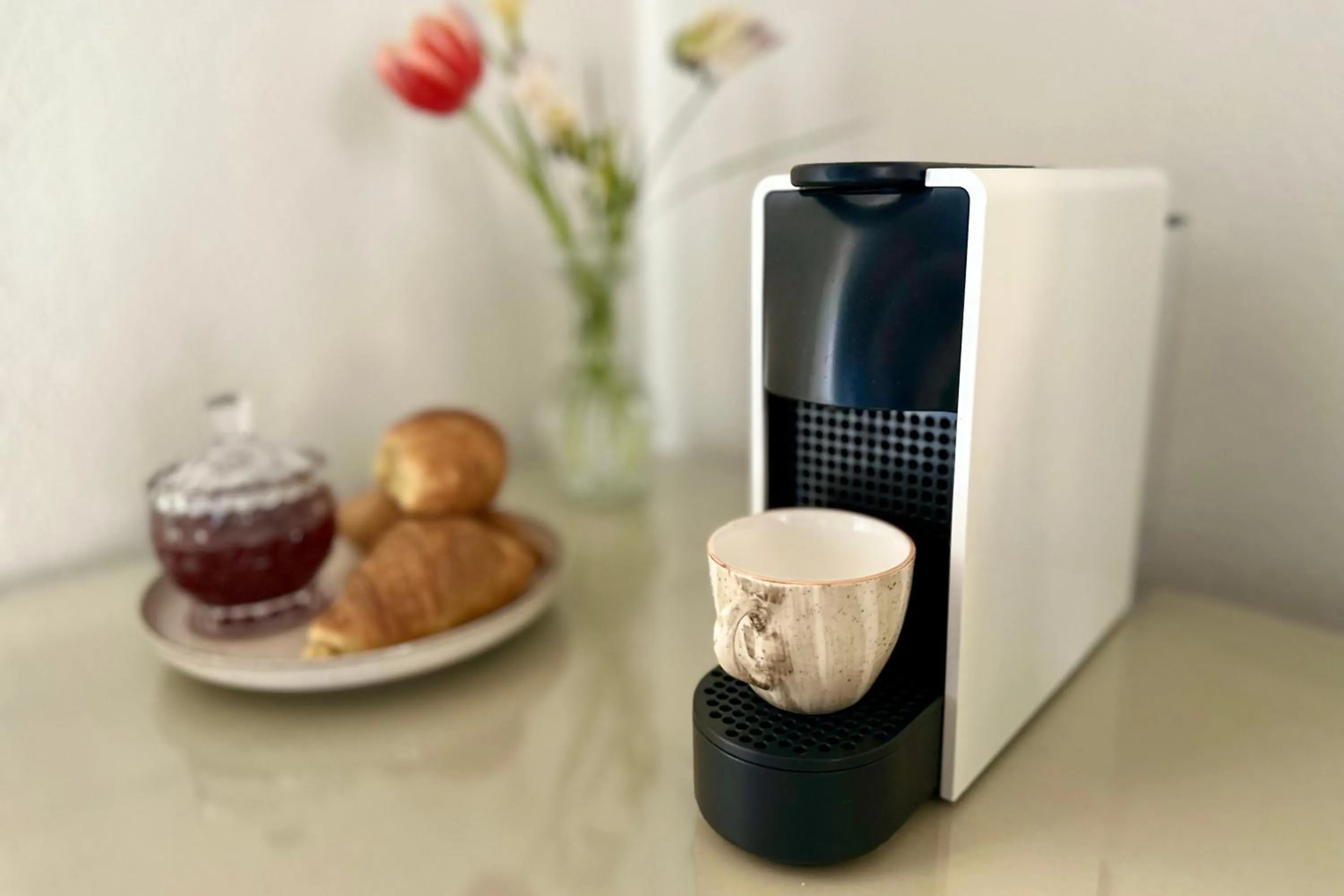 Coffee/tea facilities in Sebastian's - Agios Gordios Beach